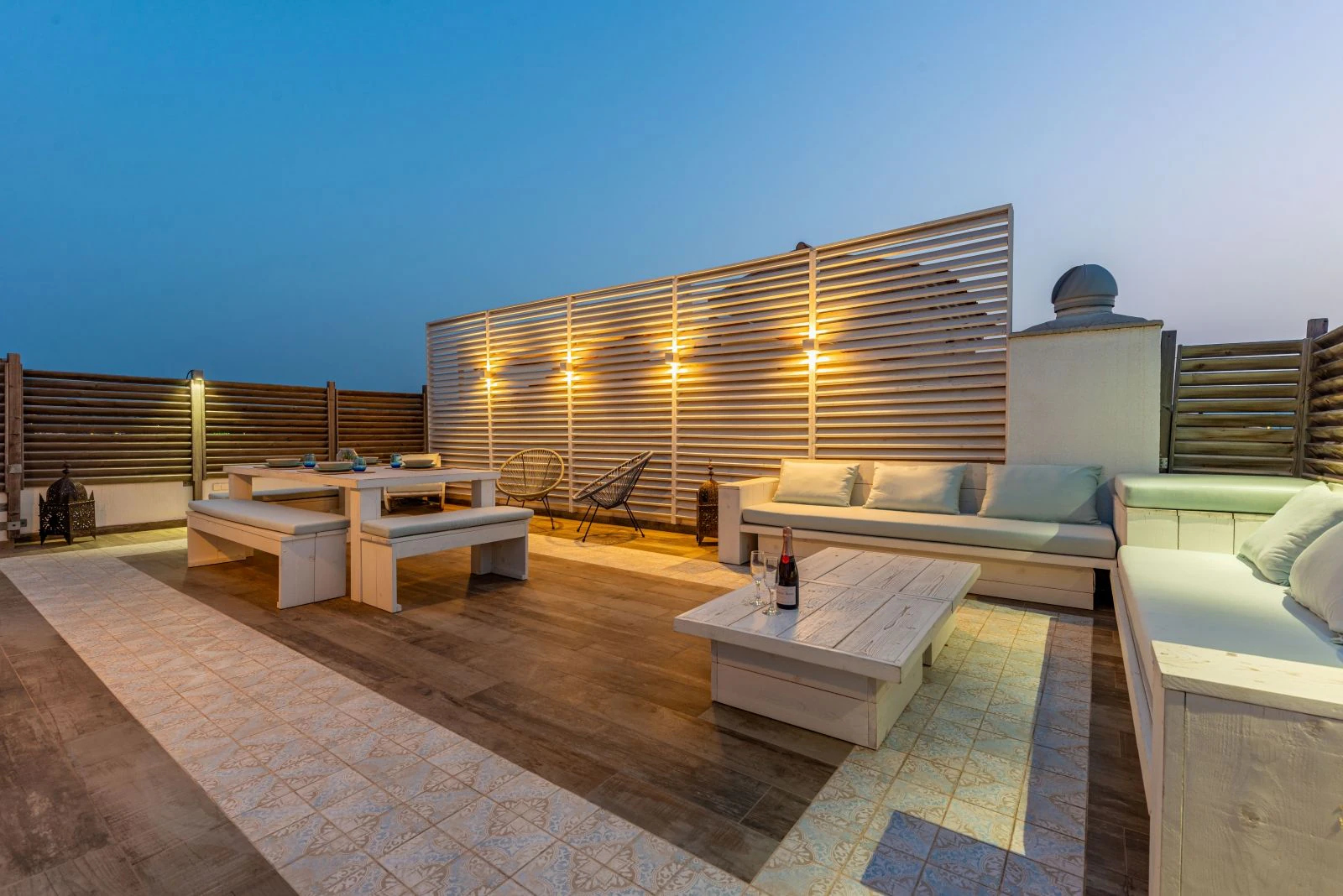 Exclusivo ático con gran terraza privada cerca de la playa y servicios en Jávea