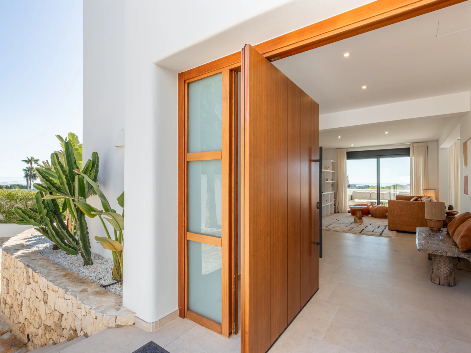 Exclusiva Villa de Lujo Estilo Ibiza a Solo 1 km del Mar en Moraira