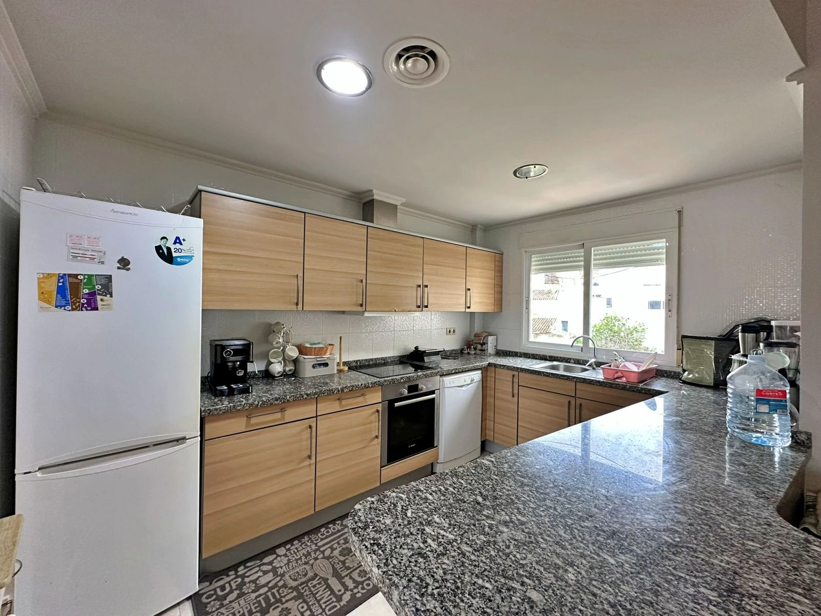 Apartamento con gran terraza en la azotea, garaje y trastero