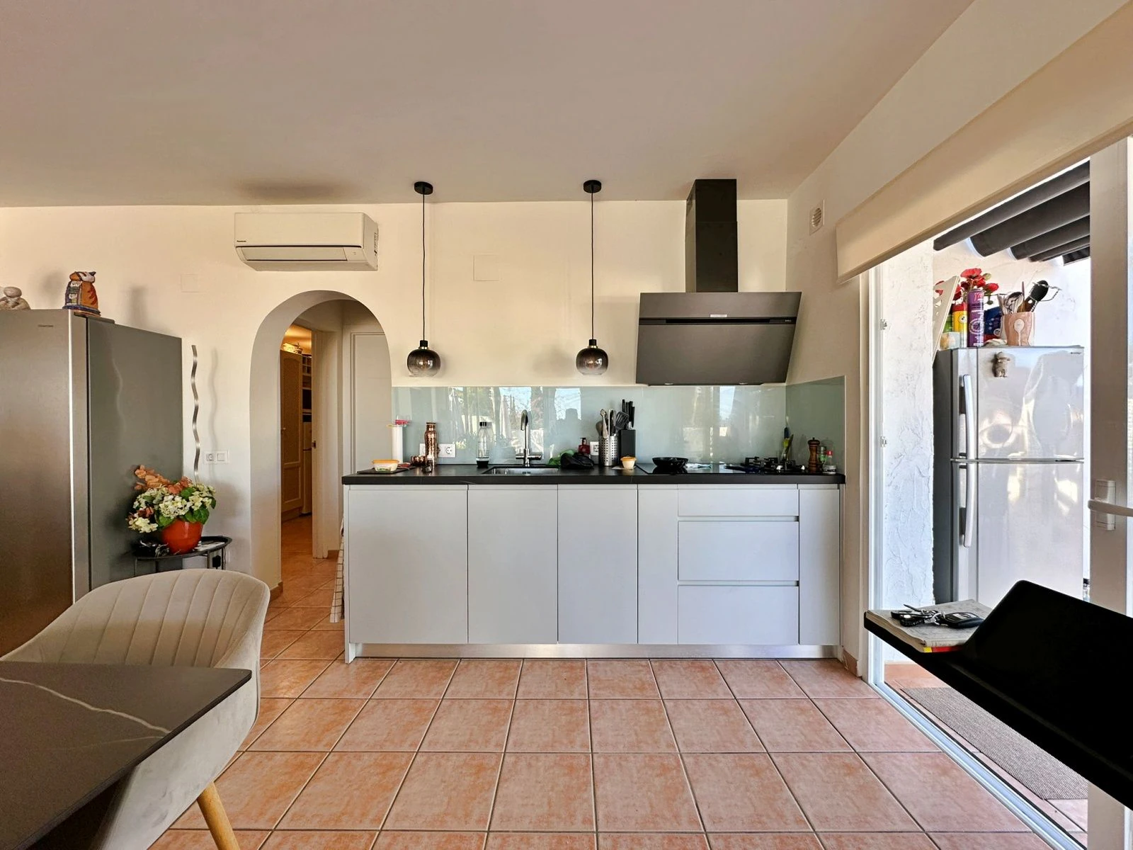 Villa con dos viviendas independientes, bonitas vistas al mar y a un paso de Moraira