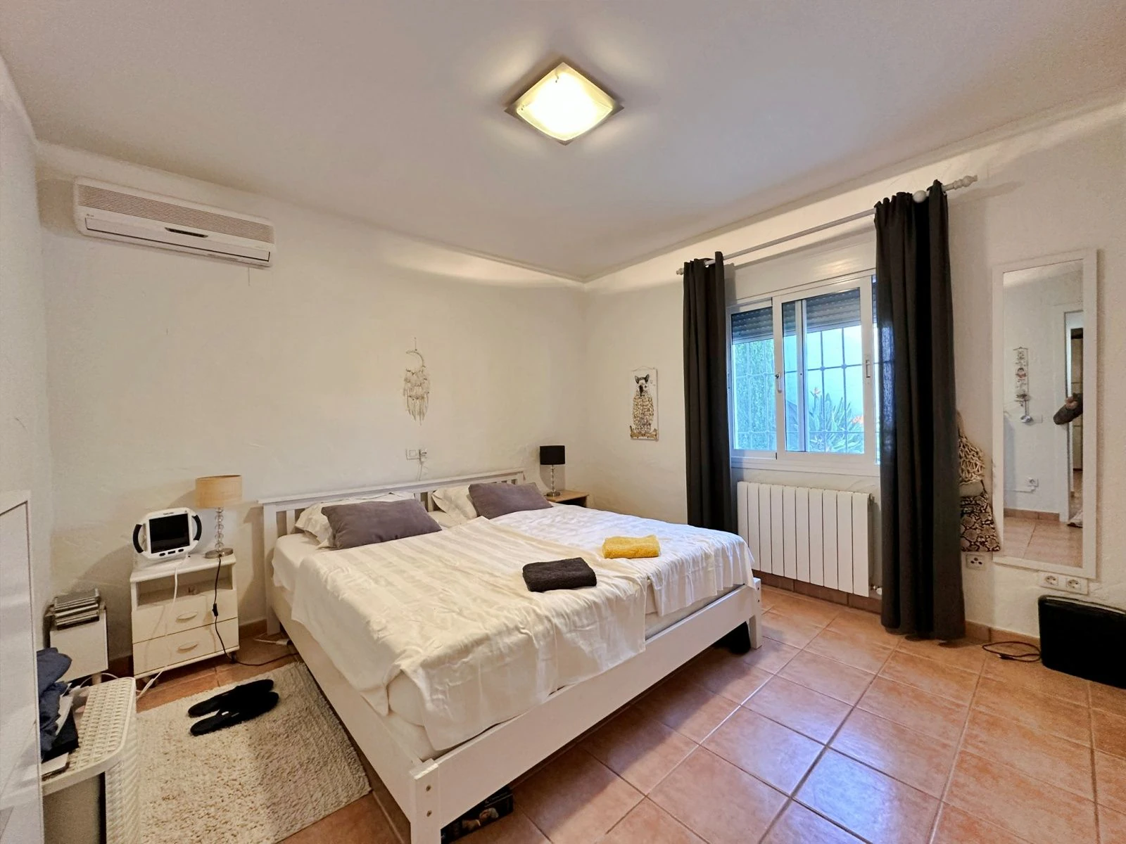 Villa con dos viviendas independientes, bonitas vistas al mar y a un paso de Moraira