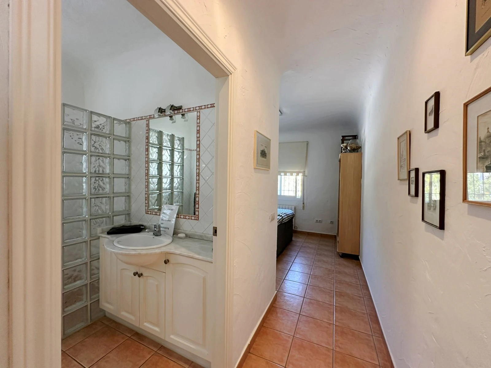 Villa con dos viviendas independientes, bonitas vistas al mar y a un paso de Moraira