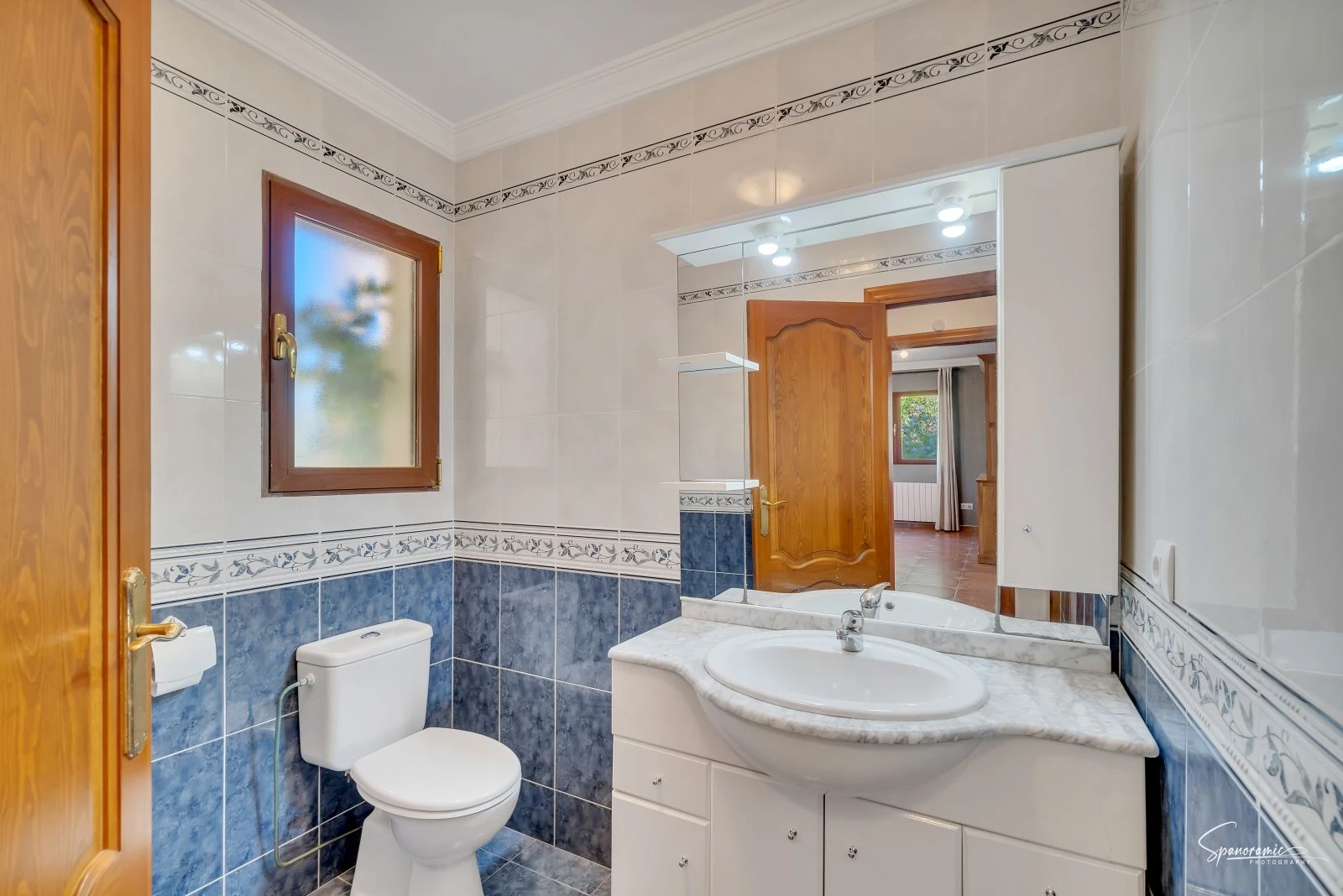 Amplia villa con carácter, piscina y hermoso jardín en Llíber – en el corazón del Valle de Jalón