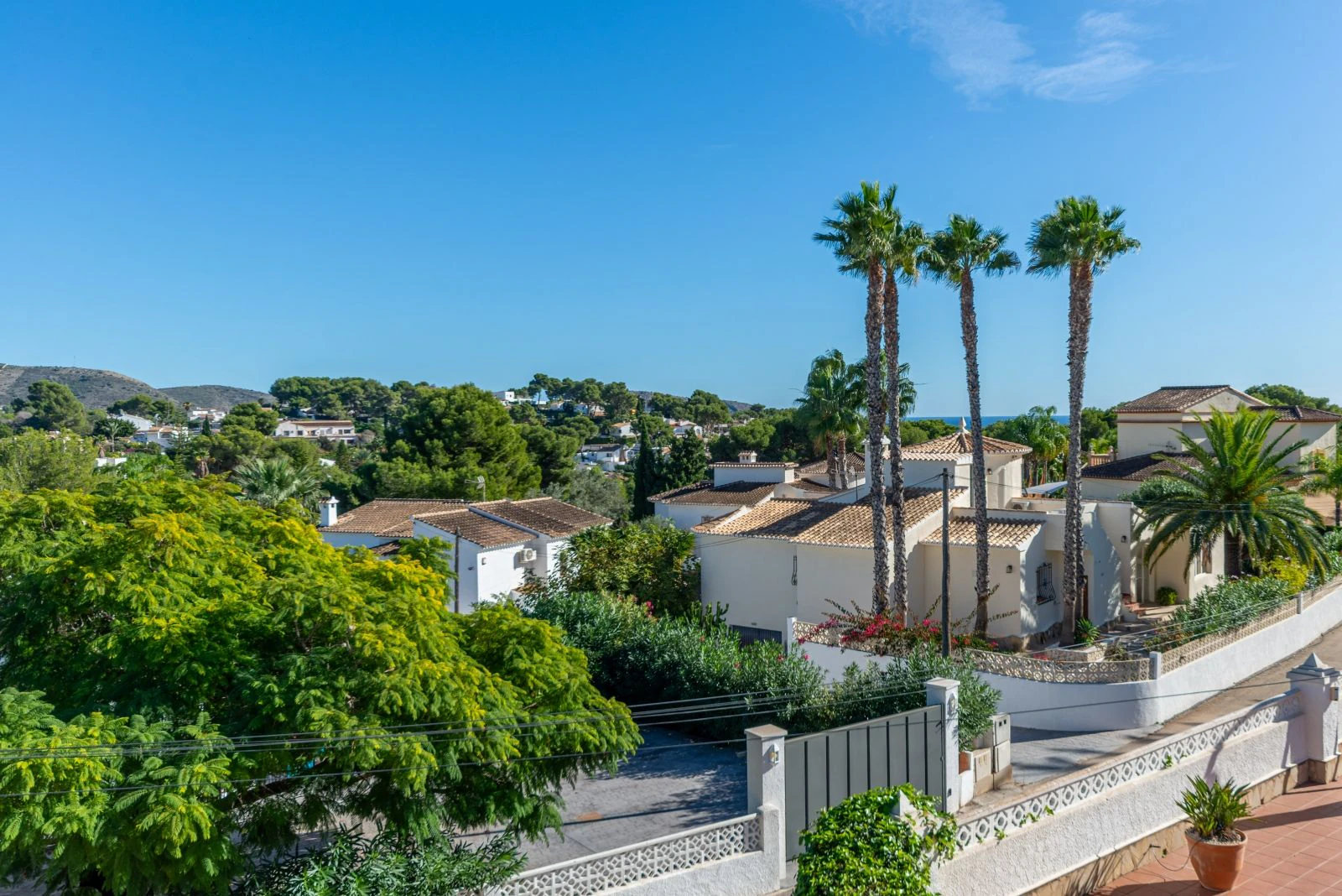 Villa mediterránea con carácter, apartamentos de invitados y estupendas vistas