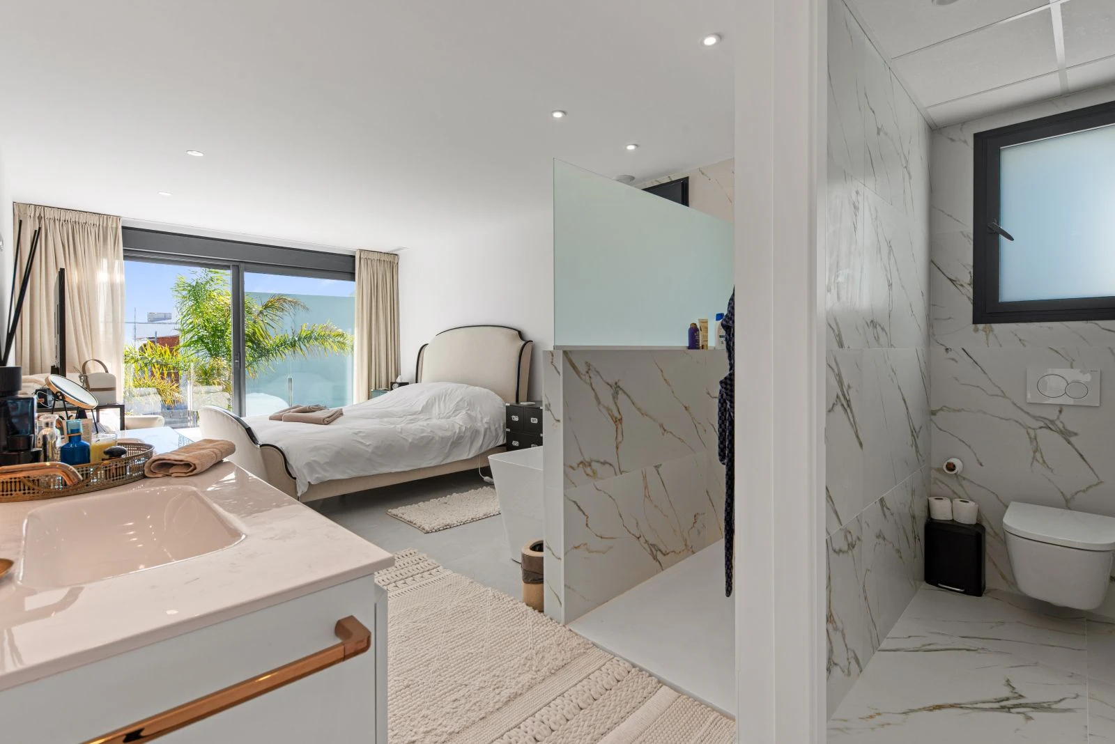 Impressive modern villa with sea views and total luxury