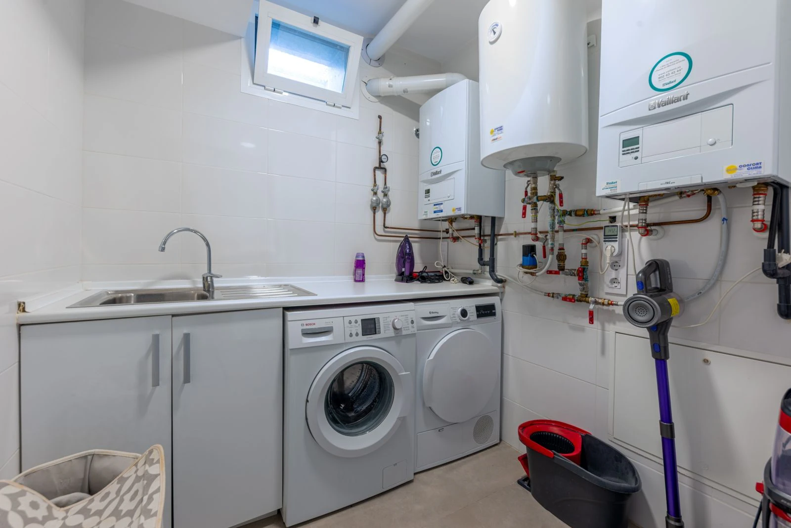 Impresionante villa moderna con 5 dormitorios y espacioso garaje