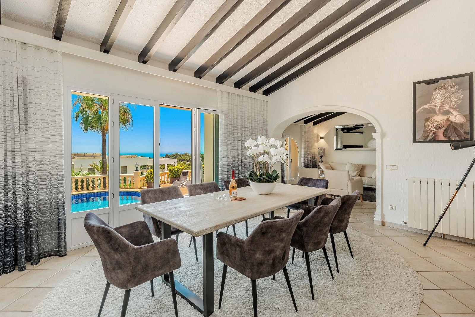 Traditional villa with sea views and a lot of privacy for sale in Jávea.