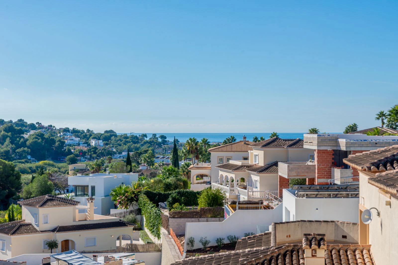 Impresionante villa moderna con 5 dormitorios y espacioso garaje
