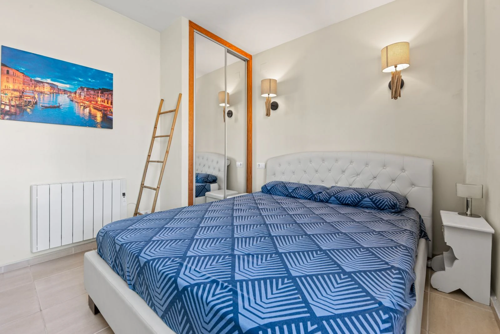 Apartment within walking distance to the beach and with stunning sea views