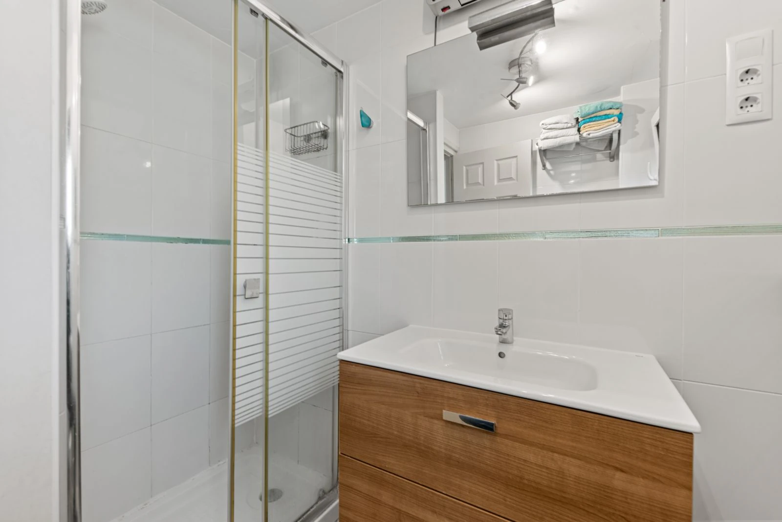 Apartment within walking distance to the beach and with stunning sea views
