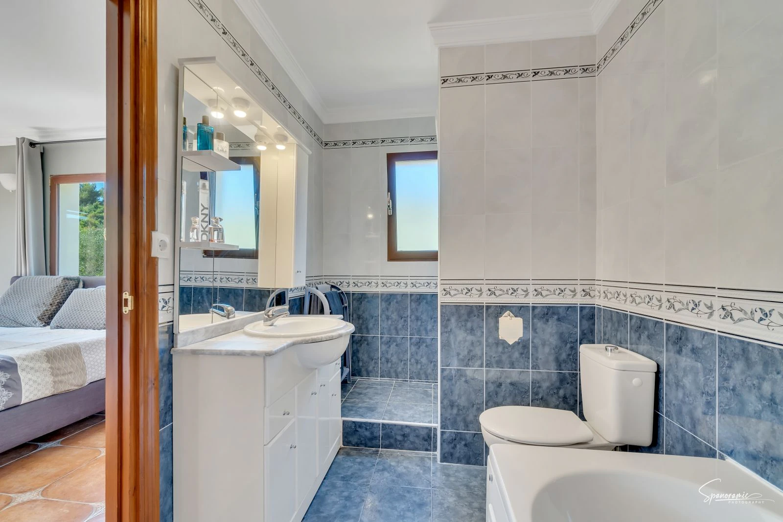 Amplia villa con carácter, piscina y hermoso jardín en Llíber – en el corazón del Valle de Jalón