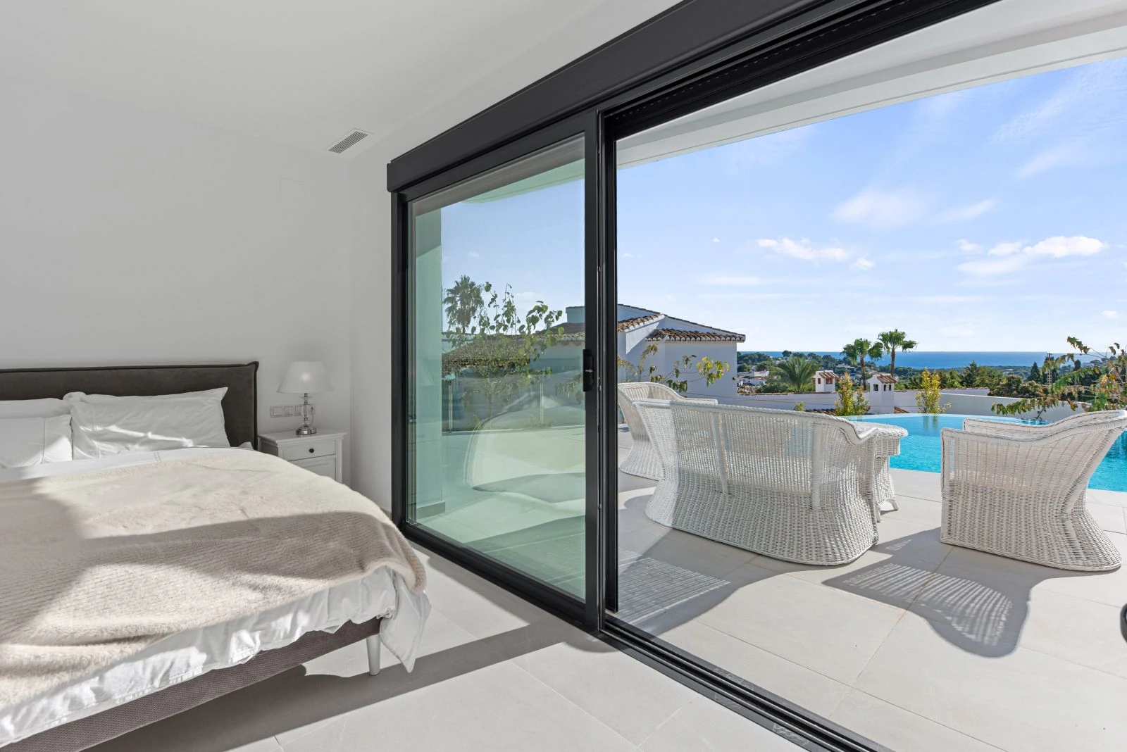 Impressive modern villa with sea views and total luxury