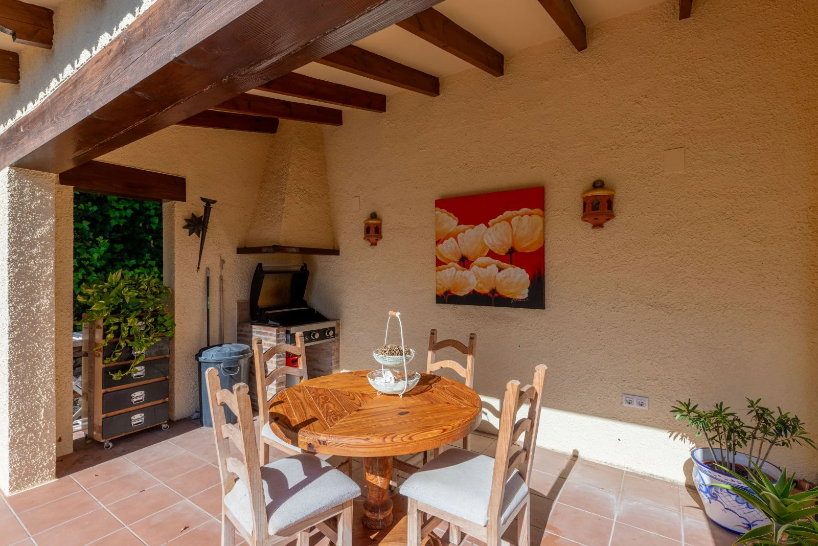 Villa mediterránea con carácter, apartamentos de invitados y estupendas vistas