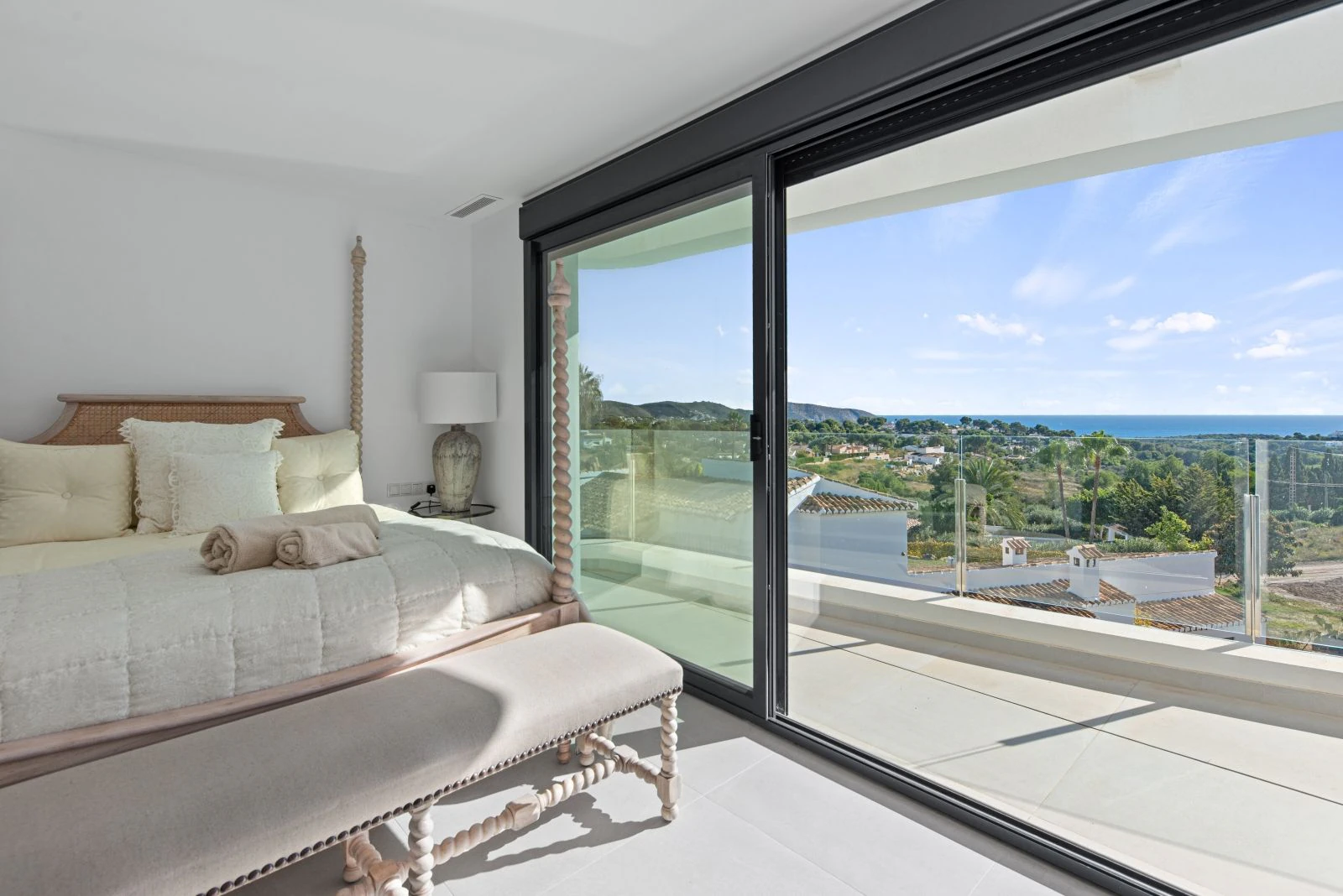 Impressive modern villa with sea views and total luxury