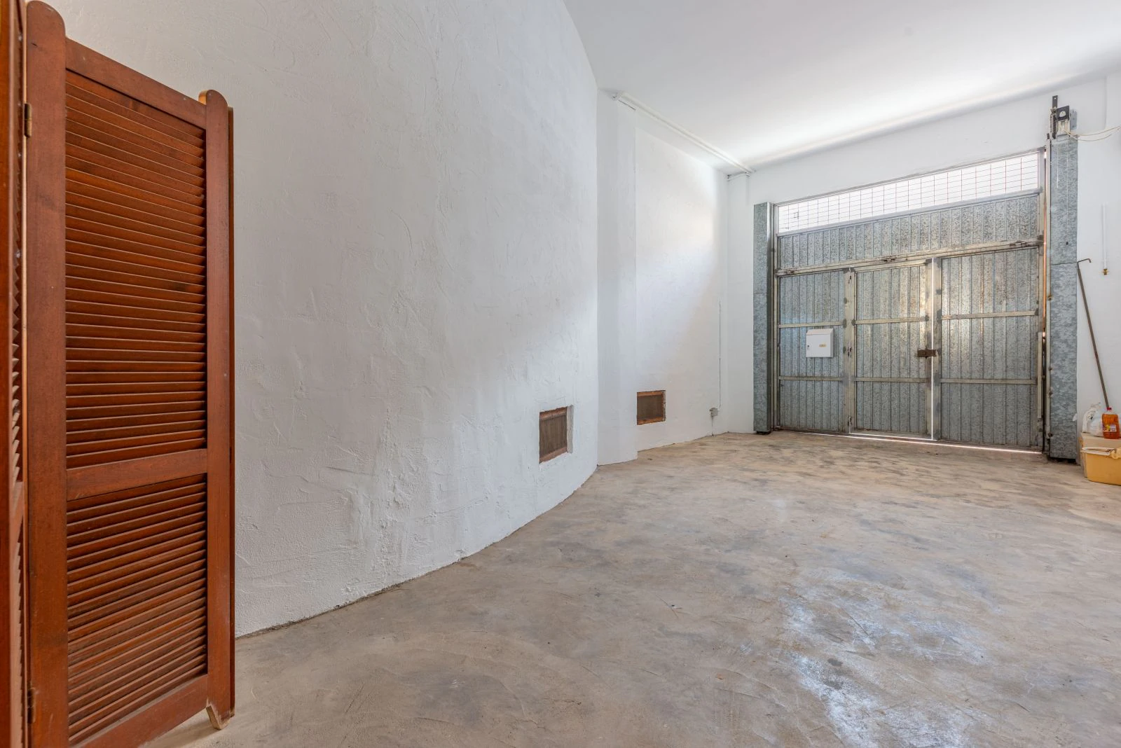 Spectacular village house with a large patio, barbecue, and garage.