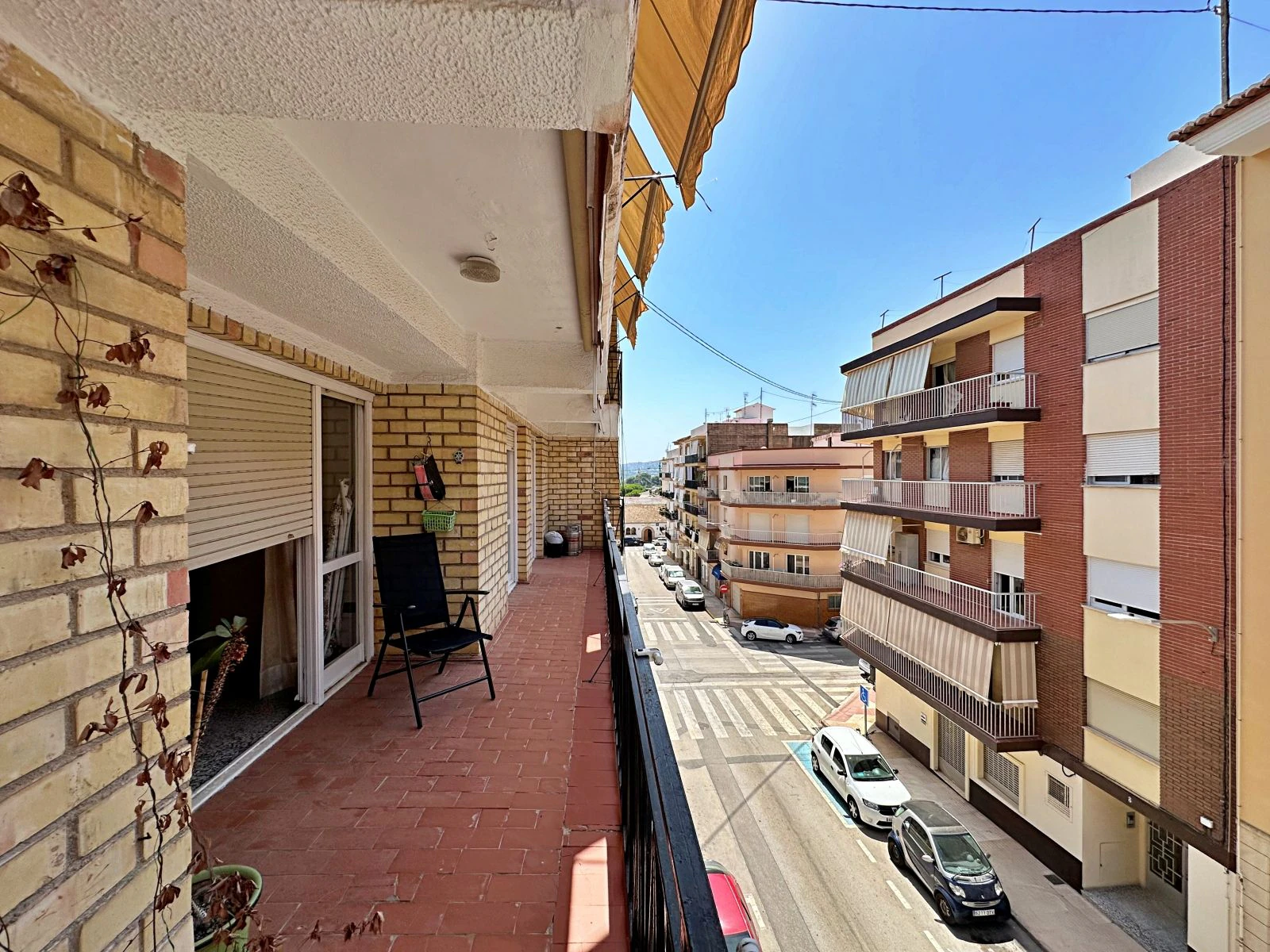Spacious apartment within walking distance of the town center and the port