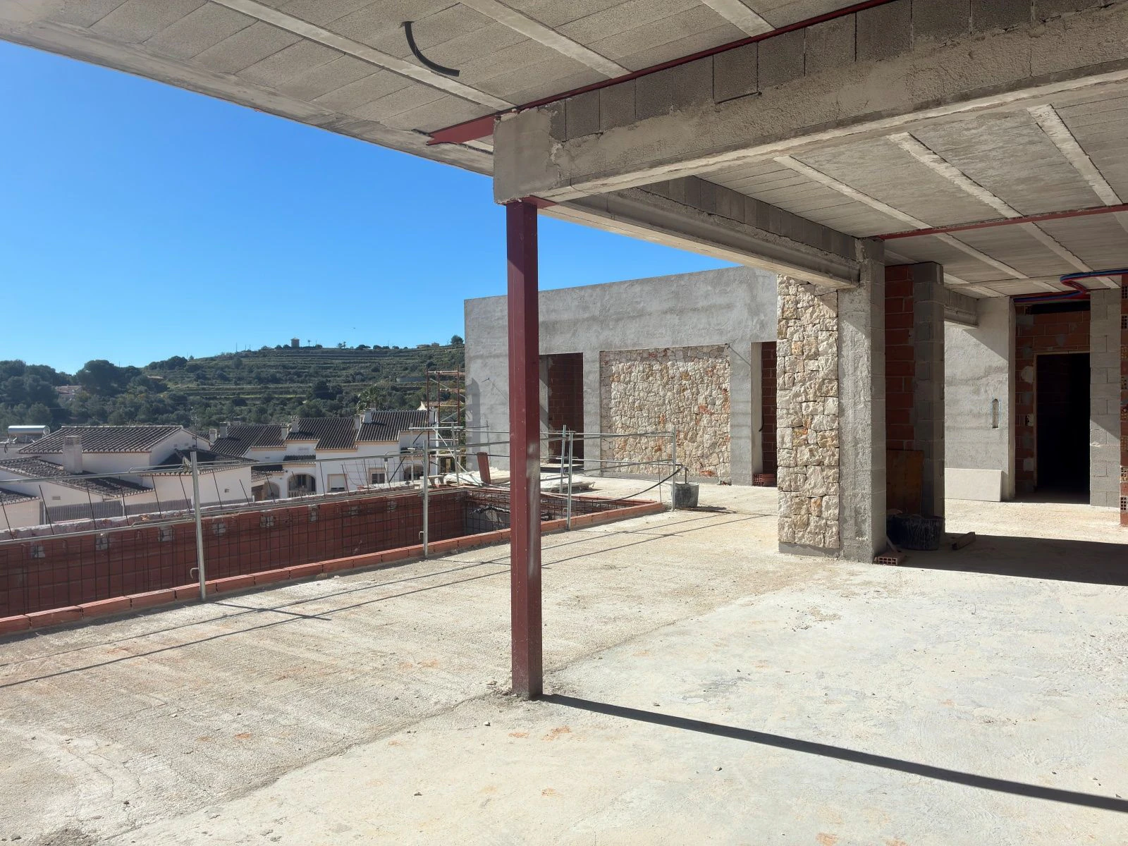 Obra nueva en Benitachell, de estilo moderno y minimalista