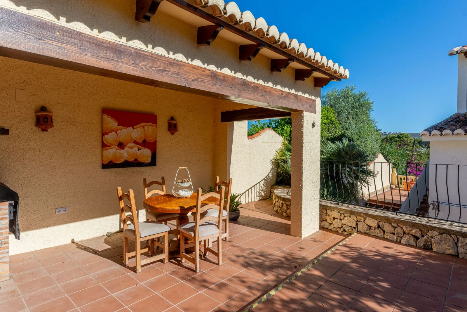 Villa mediterránea con carácter, apartamentos de invitados y estupendas vistas
