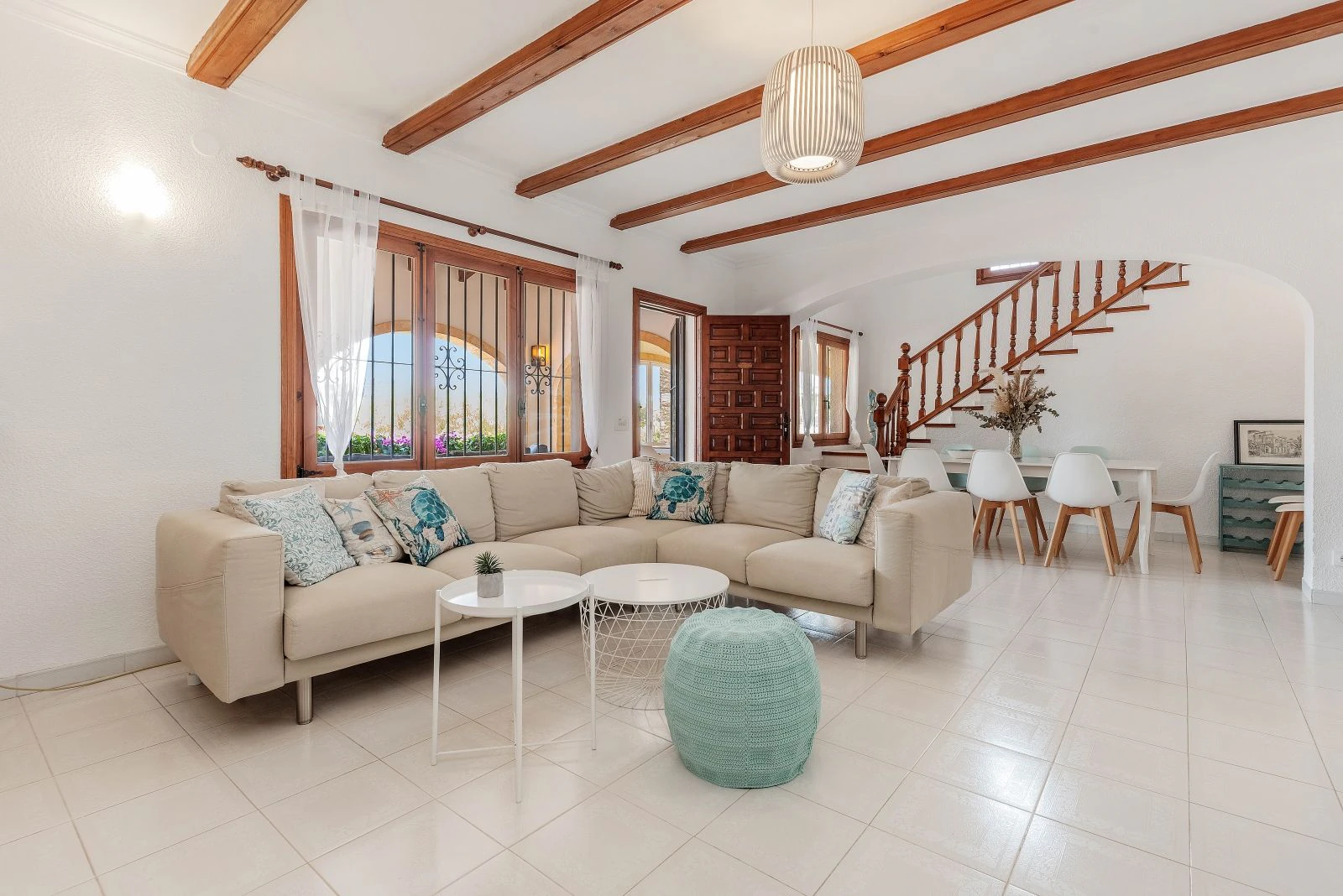 Espaciosa villa con 7 dormitorios, a un paso del centro de Moraira