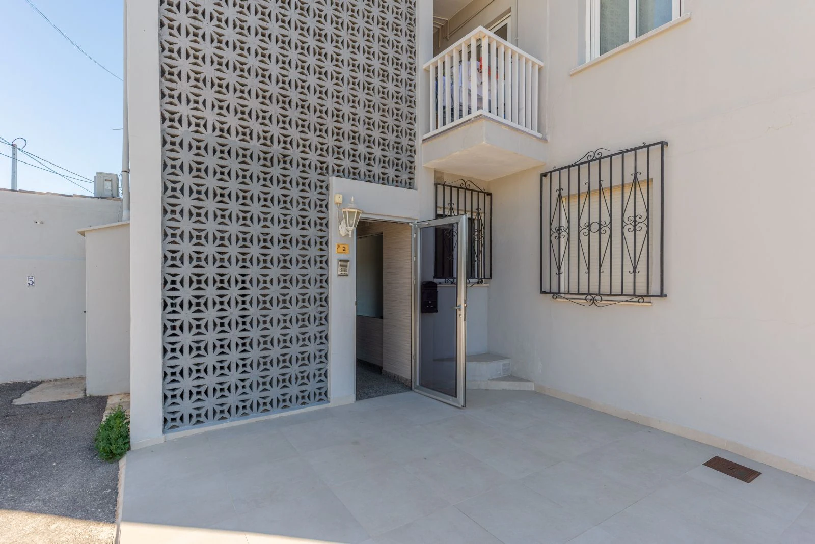 Apartment within walking distance to the beach and with stunning sea views
