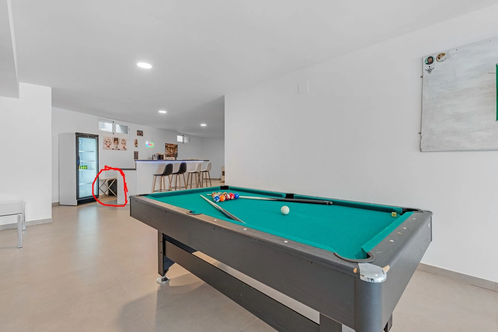Impresionante villa moderna con 5 dormitorios y espacioso garaje