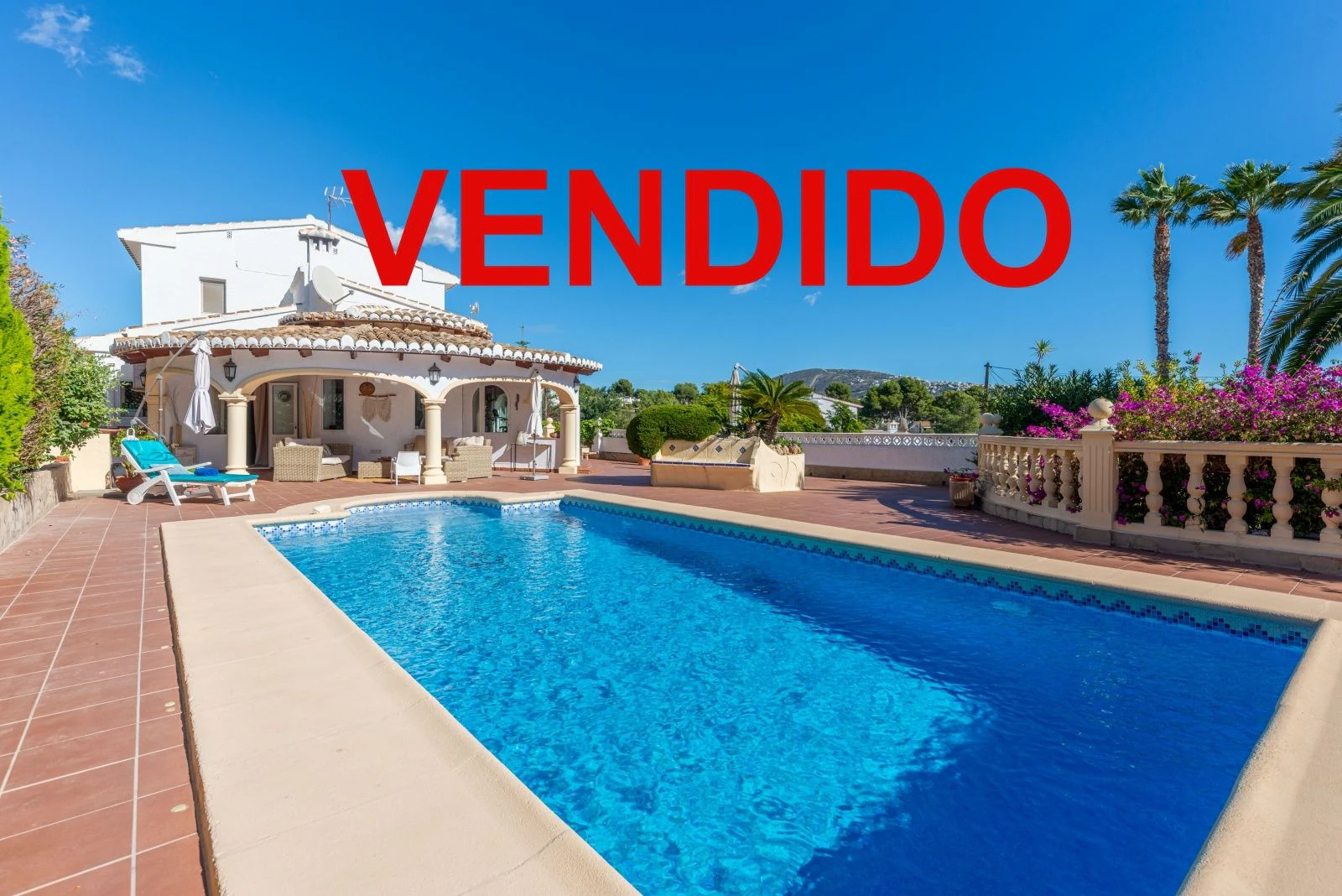 Villa mediterránea con carácter, apartamentos de invitados y estupendas vistas