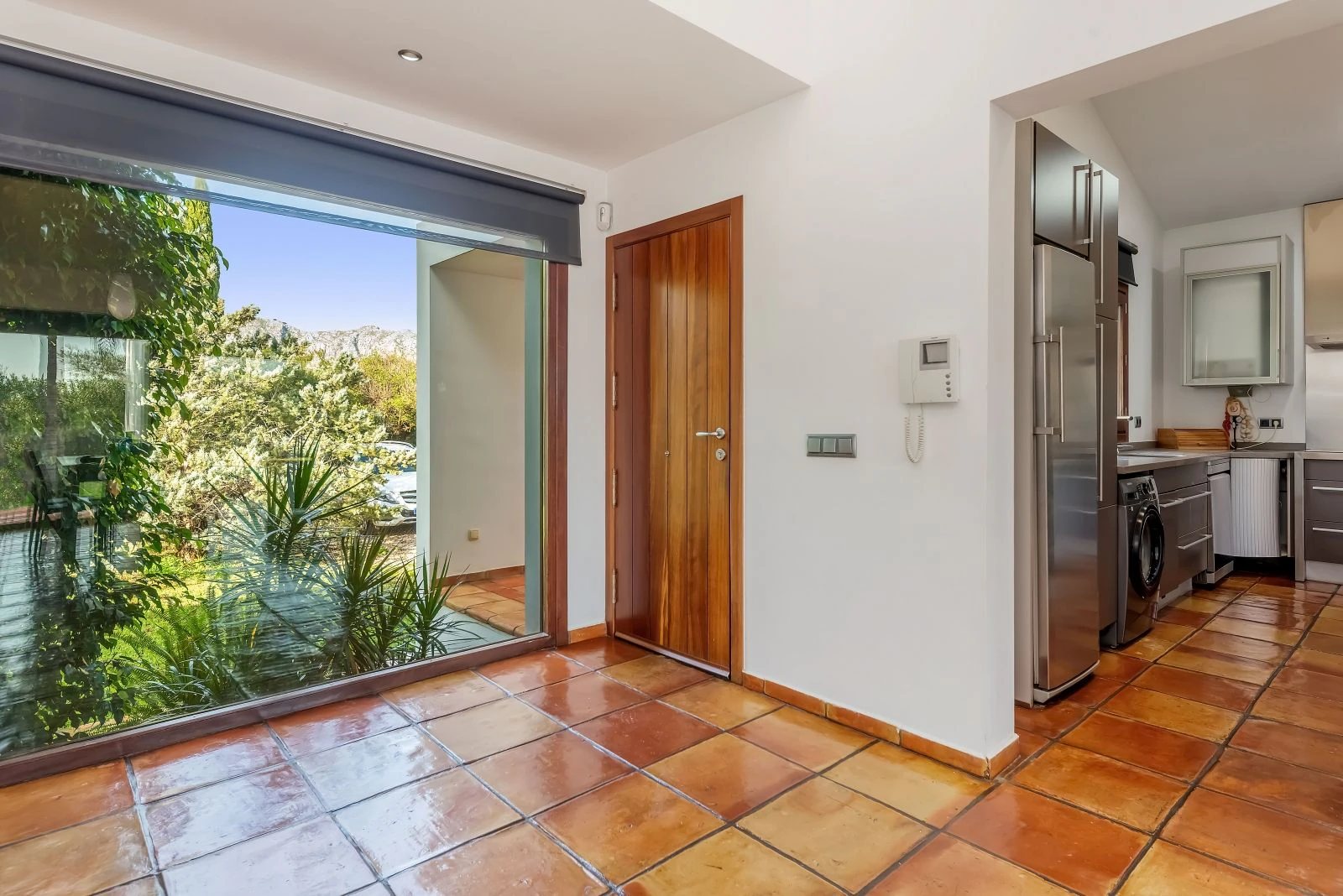 Exclusiva finca rodeada de verde, todo en una sola planta y con total privacidad