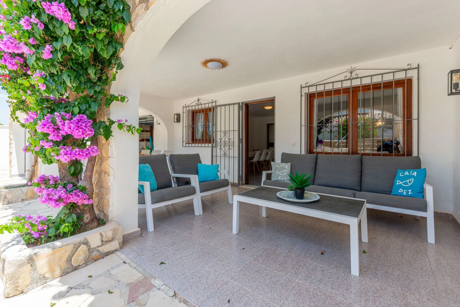 Espaciosa villa con 7 dormitorios, a un paso del centro de Moraira