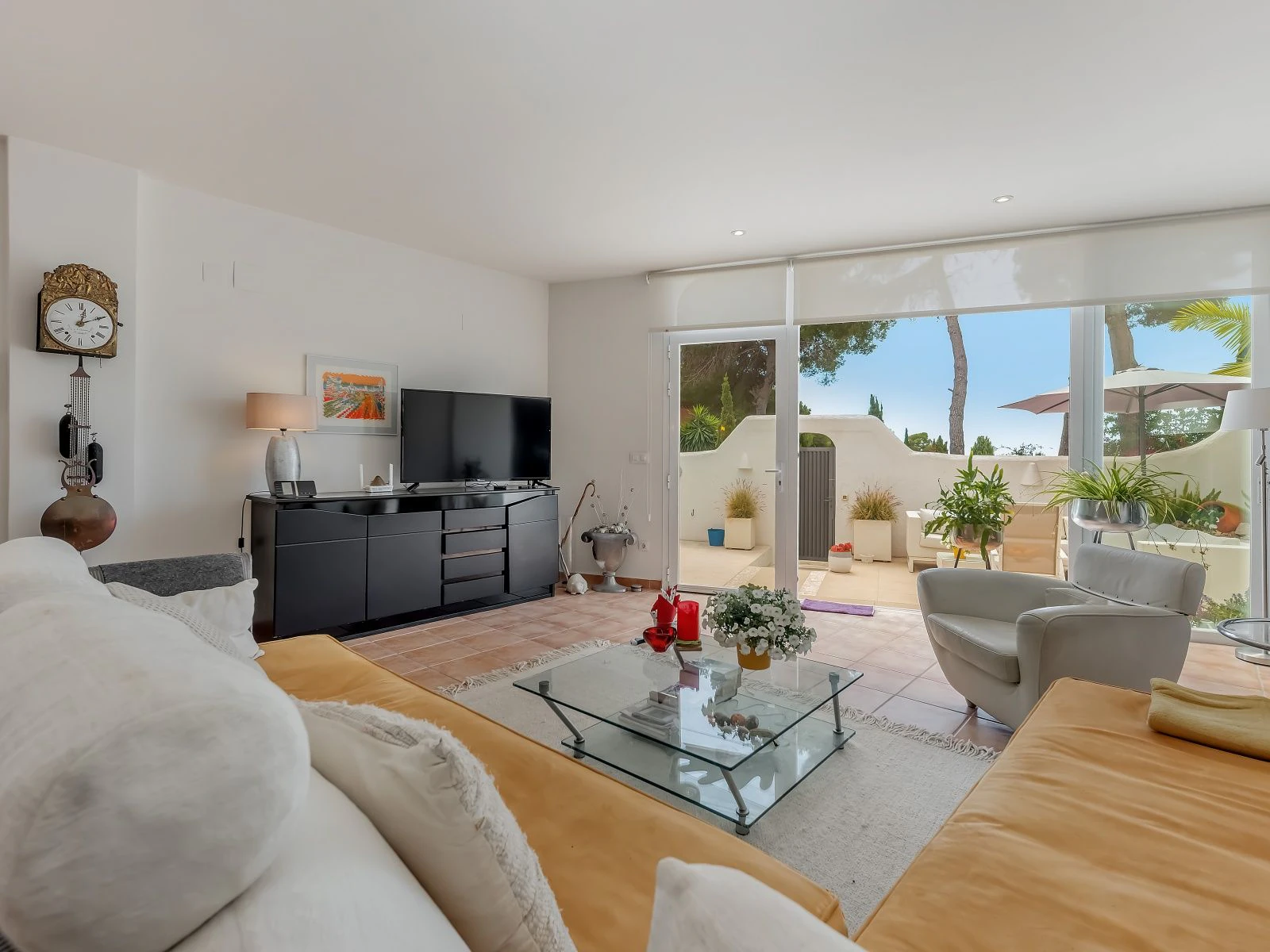 Villa con dos viviendas independientes, bonitas vistas al mar y a un paso de Moraira