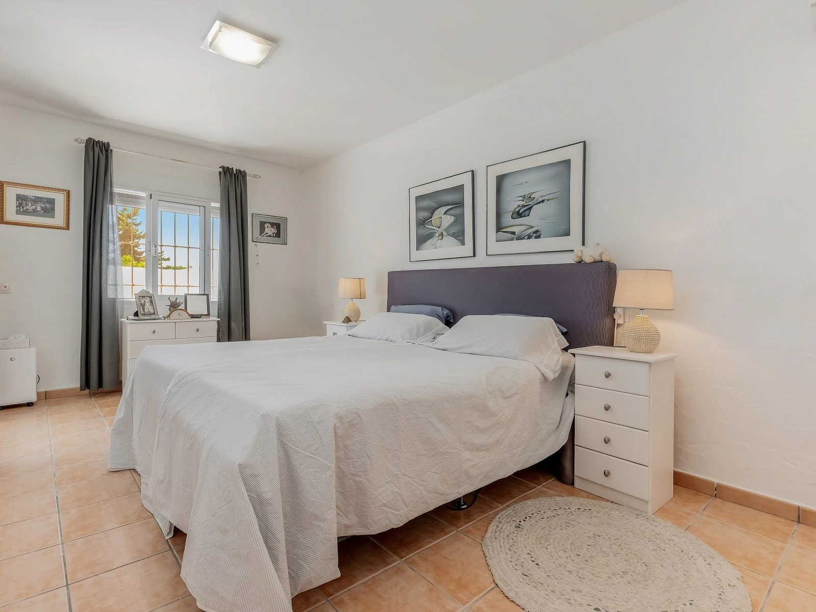 Villa con dos viviendas independientes, bonitas vistas al mar y a un paso de Moraira