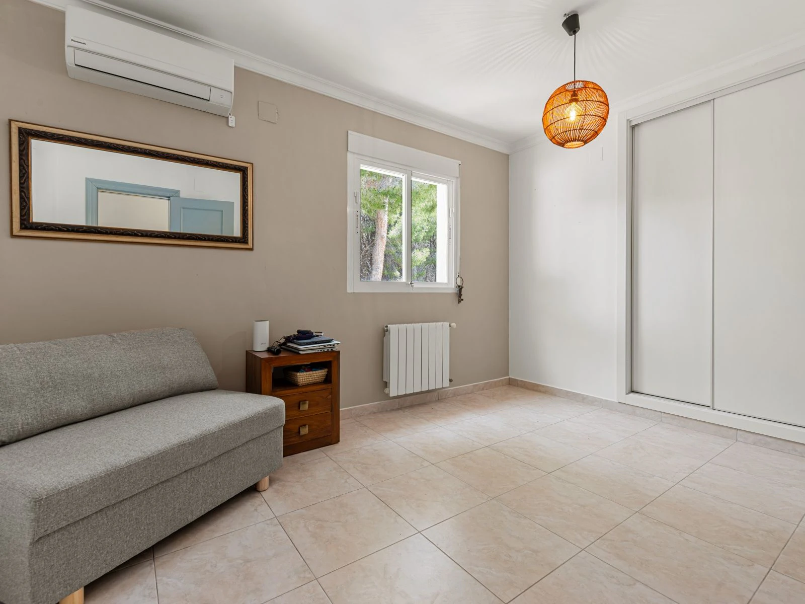 Estupenda villa mediterránea de una sola planta, a pocos pasos del centro y de la playa