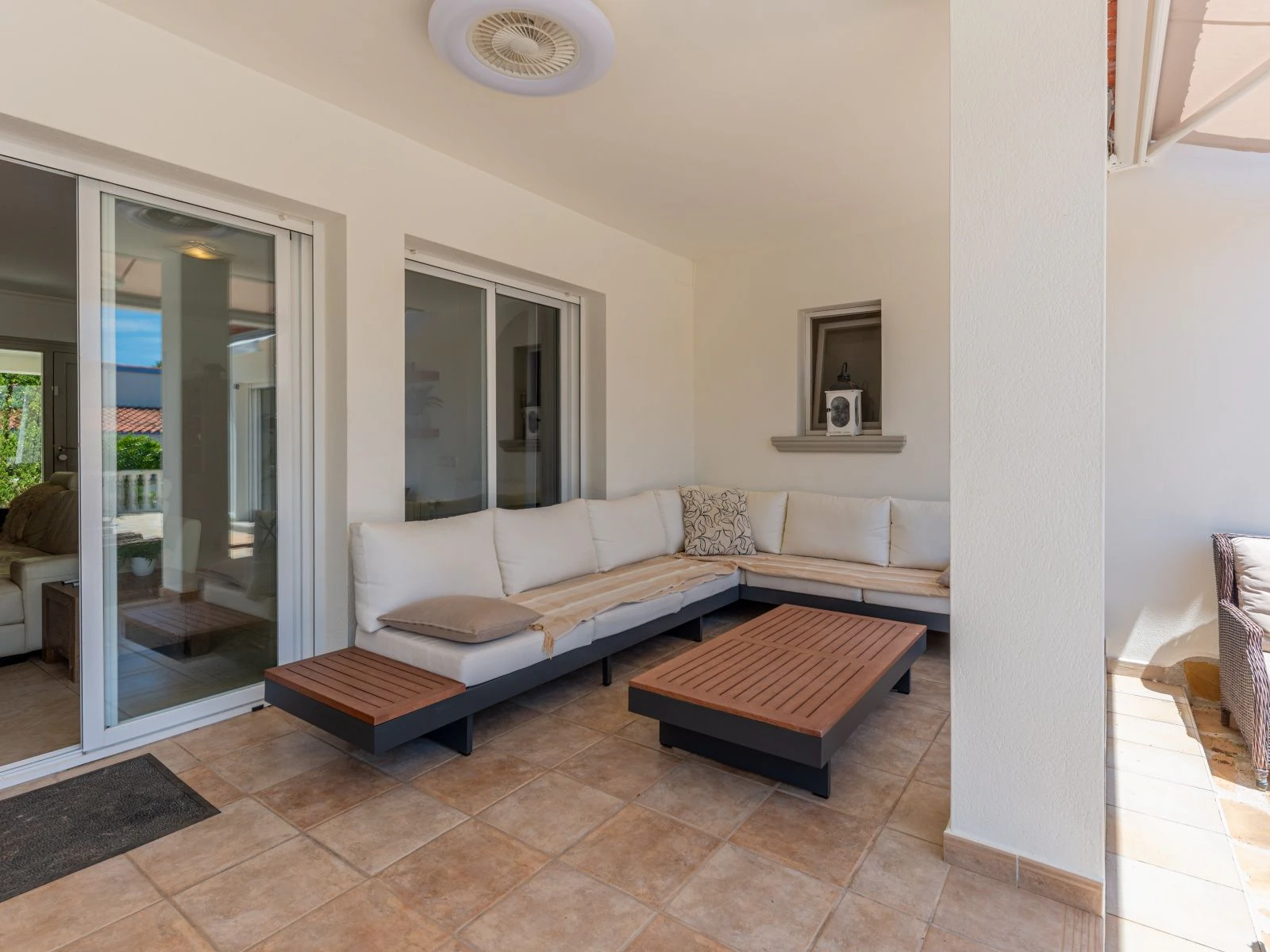 Estupenda villa mediterránea de una sola planta, a pocos pasos del centro y de la playa