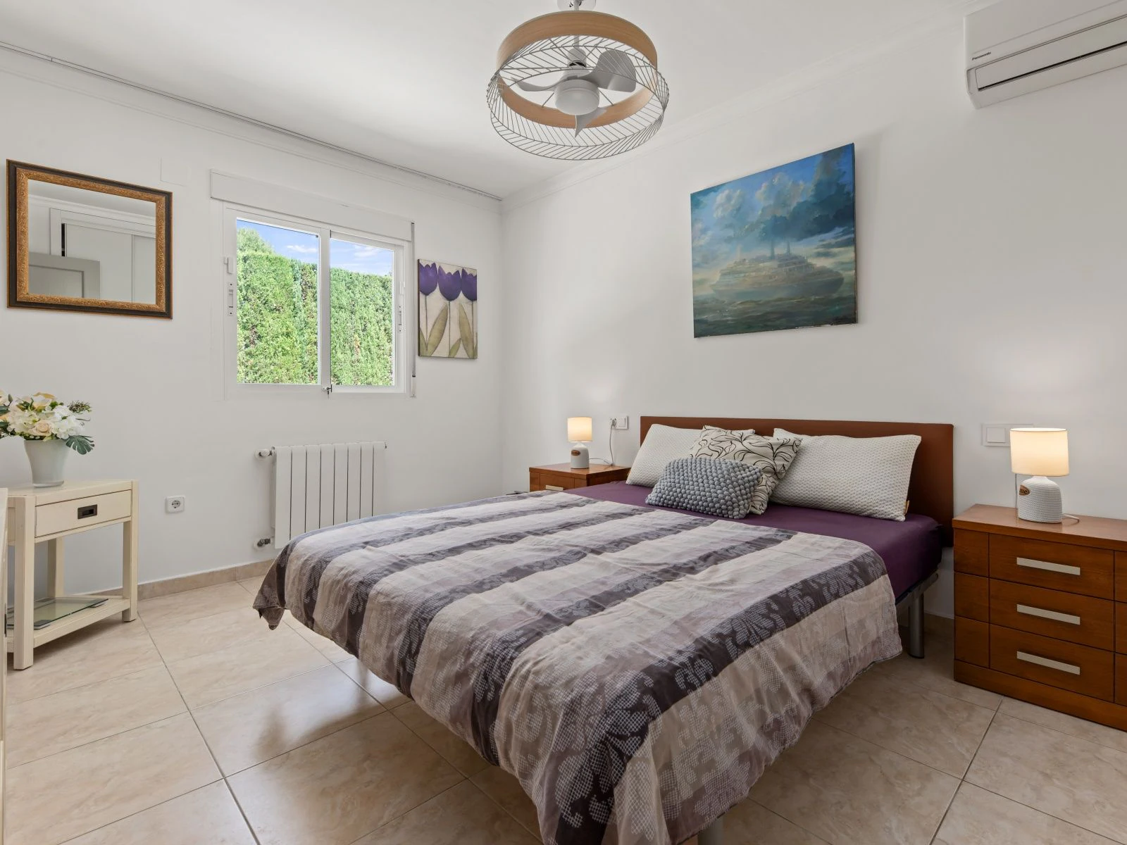 Estupenda villa mediterránea de una sola planta, a pocos pasos del centro y de la playa
