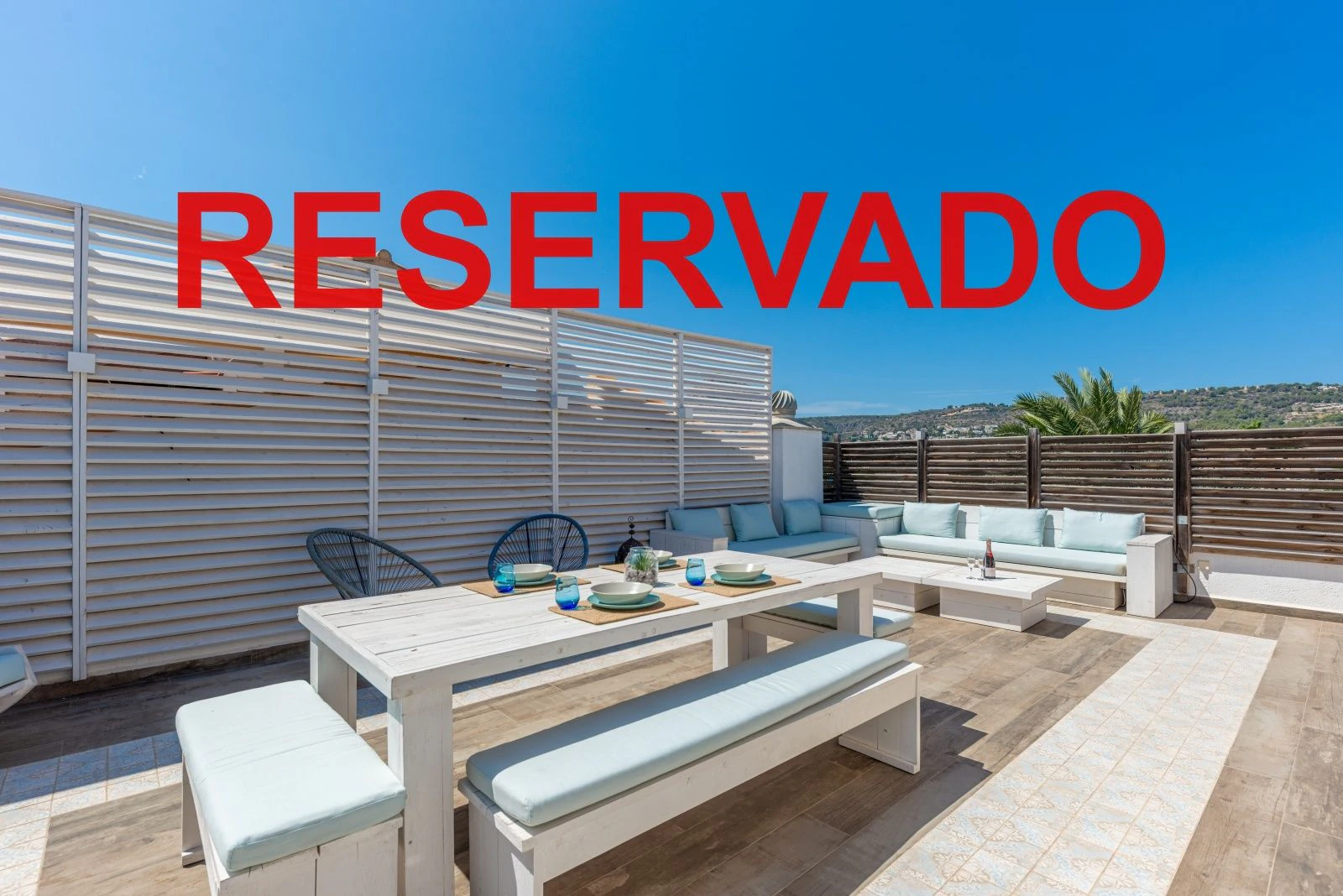 Exclusivo ático con gran terraza privada cerca de la playa y servicios en Jávea