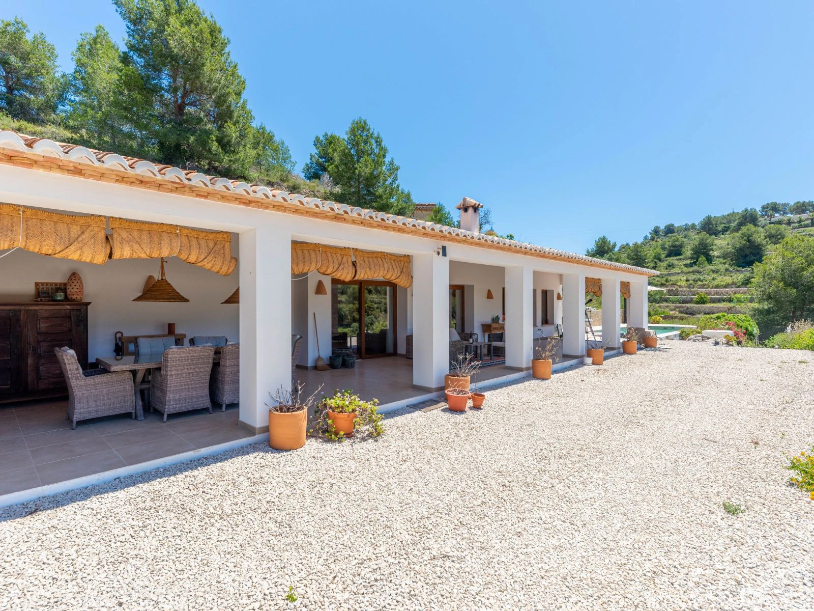 Moderna finca/villa off-grid con piscina y total privacidad en Benissa.