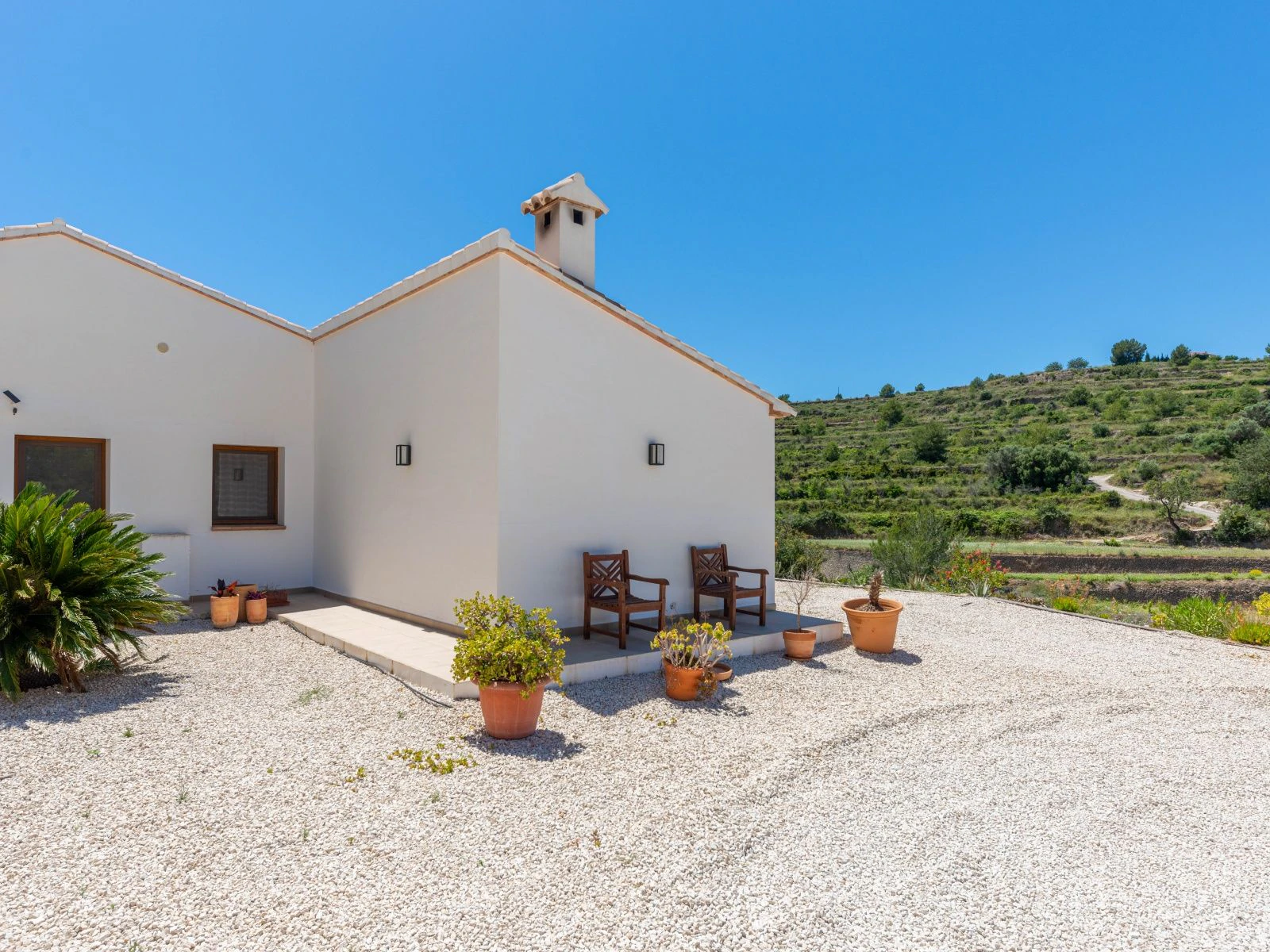Moderna finca/villa off-grid con piscina y total privacidad en Benissa.