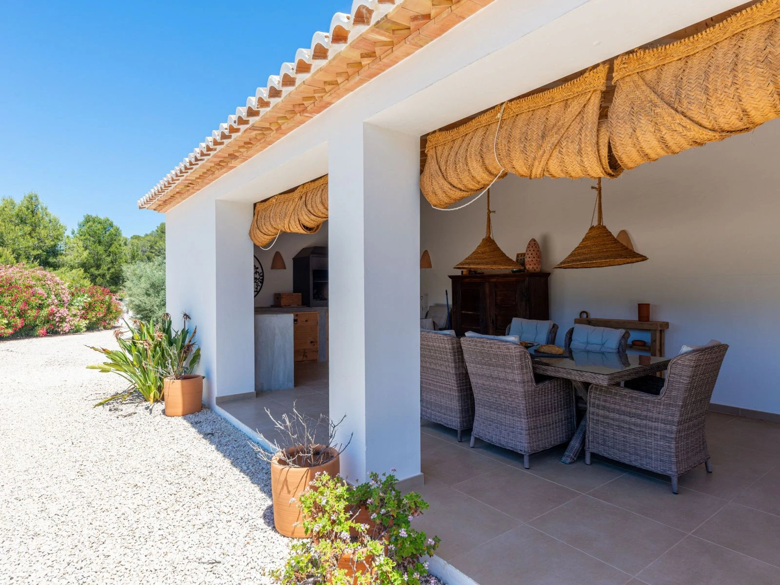 Moderna finca/villa off-grid con piscina y total privacidad en Benissa.