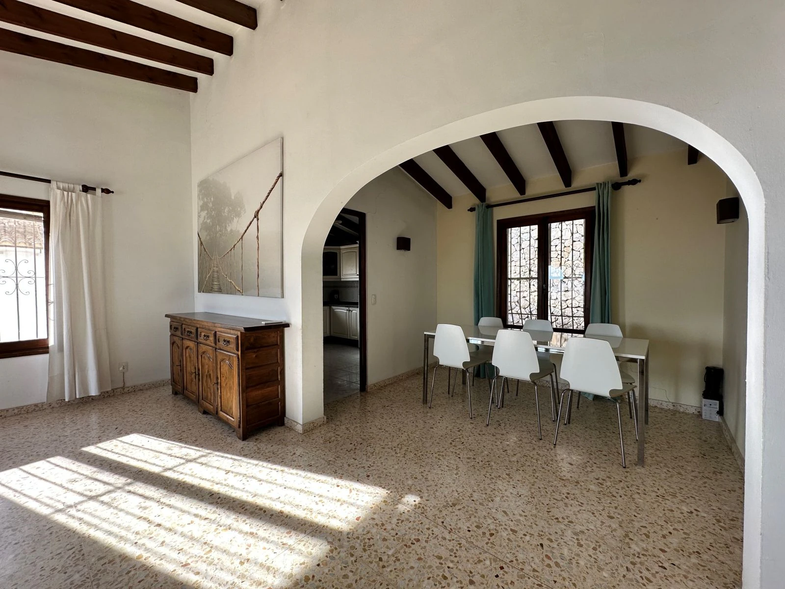 Sea view villa with renovation permit granted