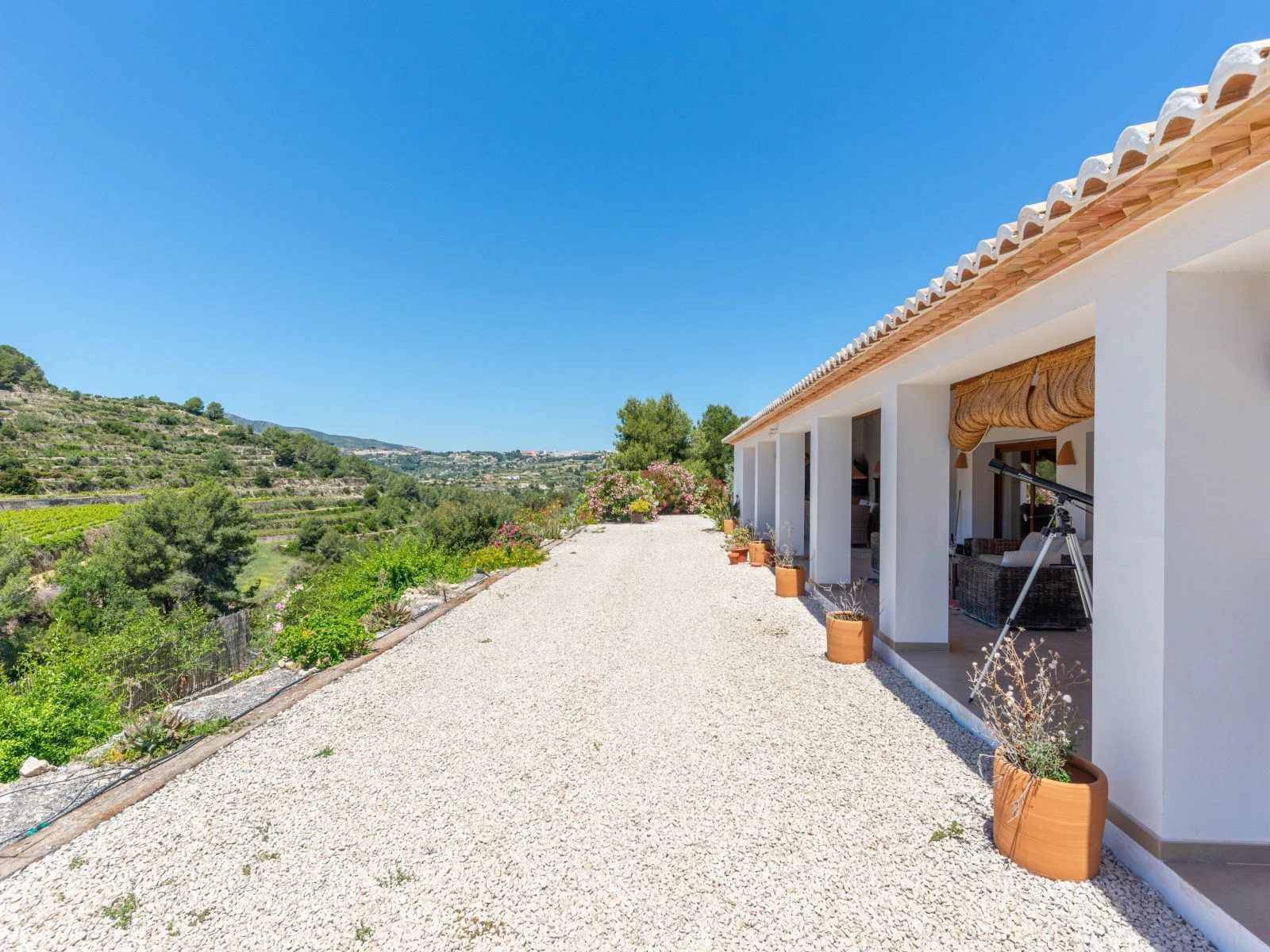 Moderne off-grid Finca / Villa mit Schwimmbad und vollständiger Privatsphäre in Benissa.
