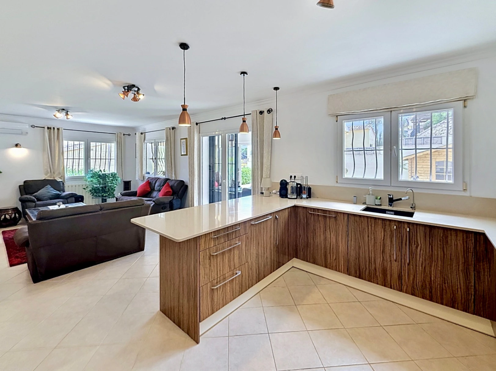 Bungalow en venta en Benitachell, Alicante: 3 dormitorios, 2 baños