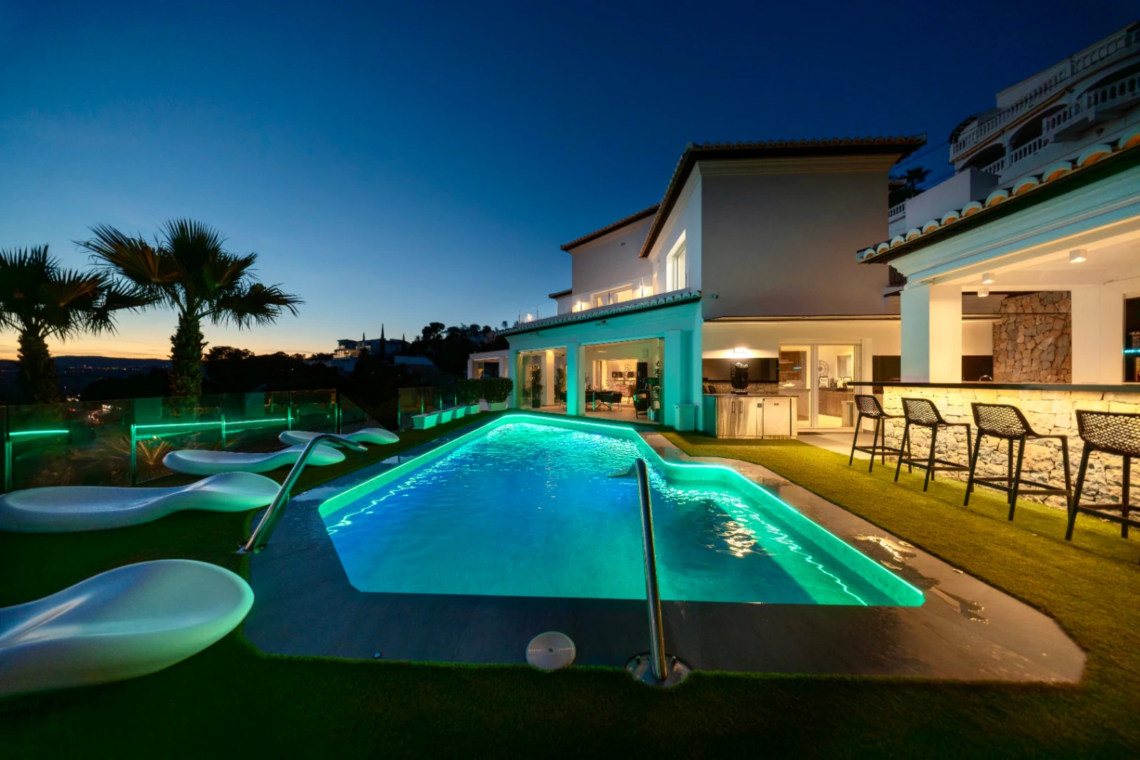 Villa de lujo en Moraira, 5 habitaciones, piscina privada  y vistas al mar y montaña
