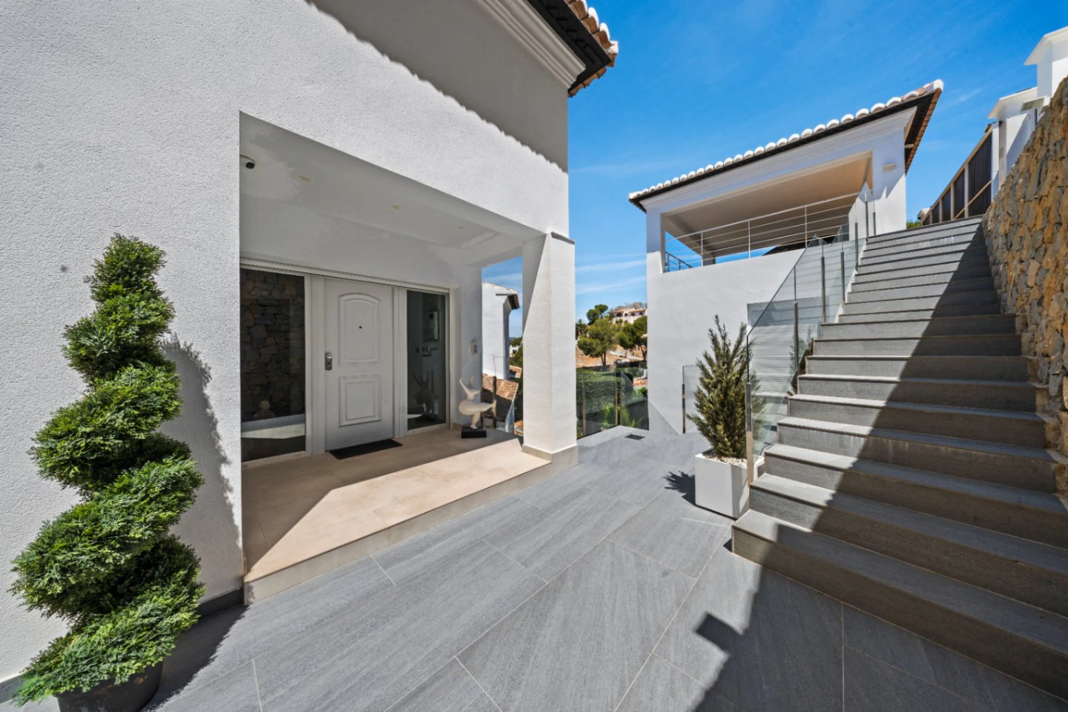 Villa de lujo en Moraira, 5 habitaciones, piscina privada  y vistas al mar y montaña