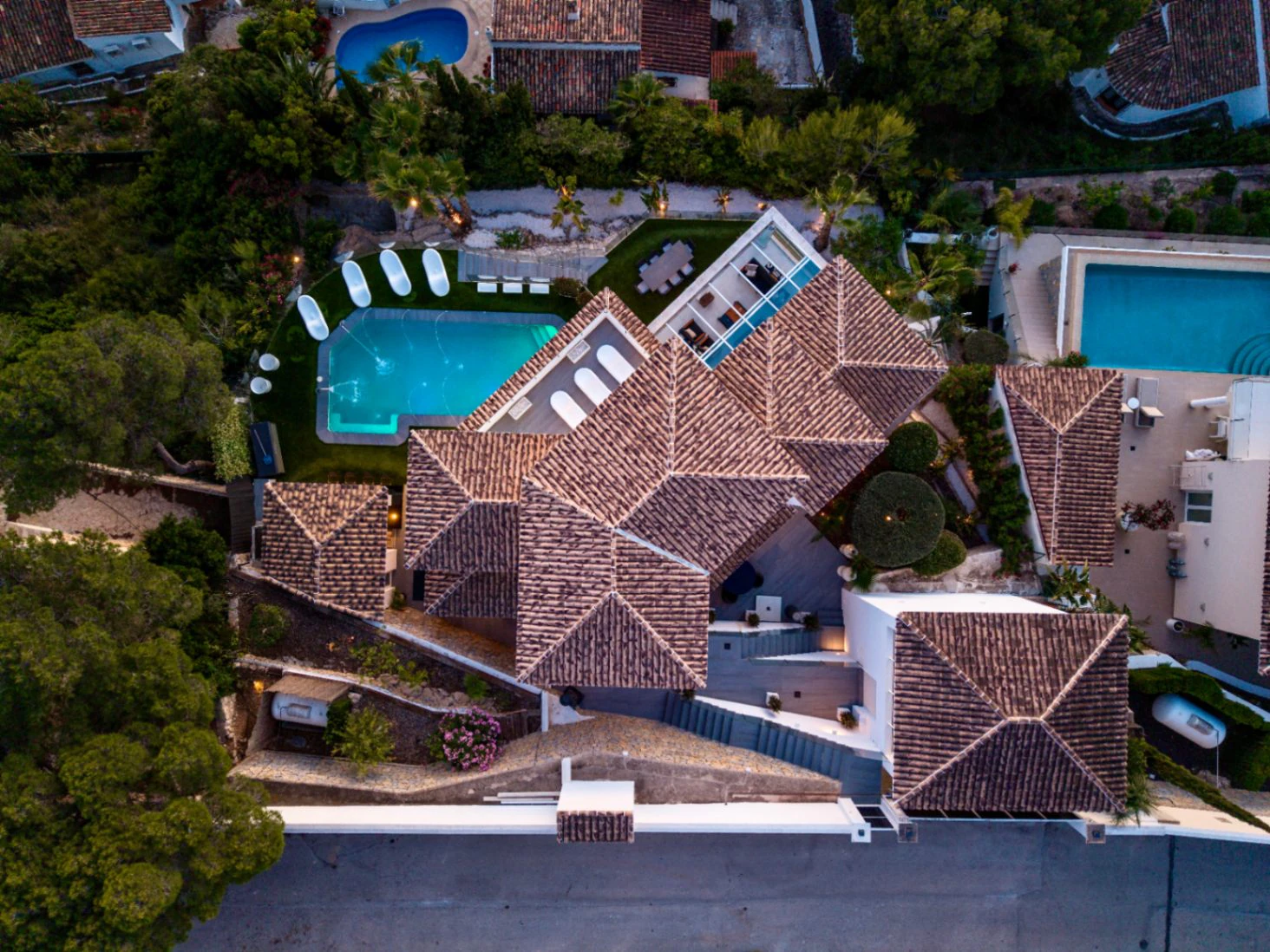 Villa de lujo en Moraira, 5 habitaciones, piscina privada  y vistas al mar y montaña