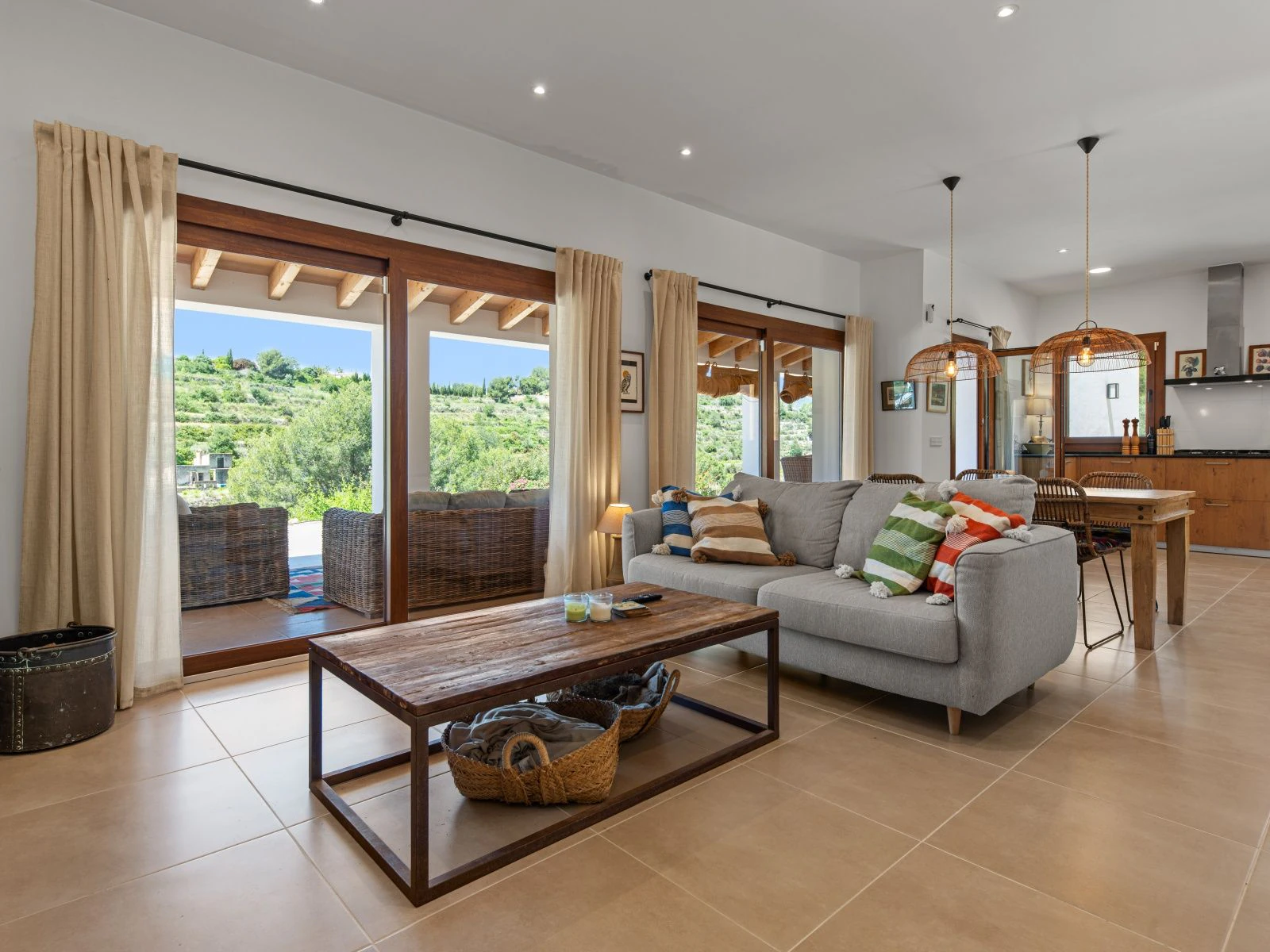 Moderna finca/villa off-grid con piscina y total privacidad en Benissa.