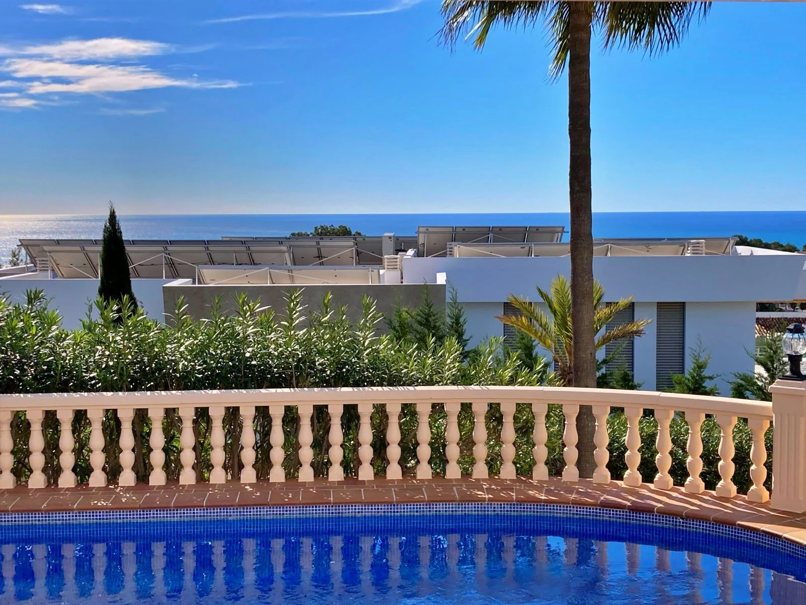 Traditionelle Villa mit Meerblick und viel Privatsphäre zu verkaufen in Jávea.