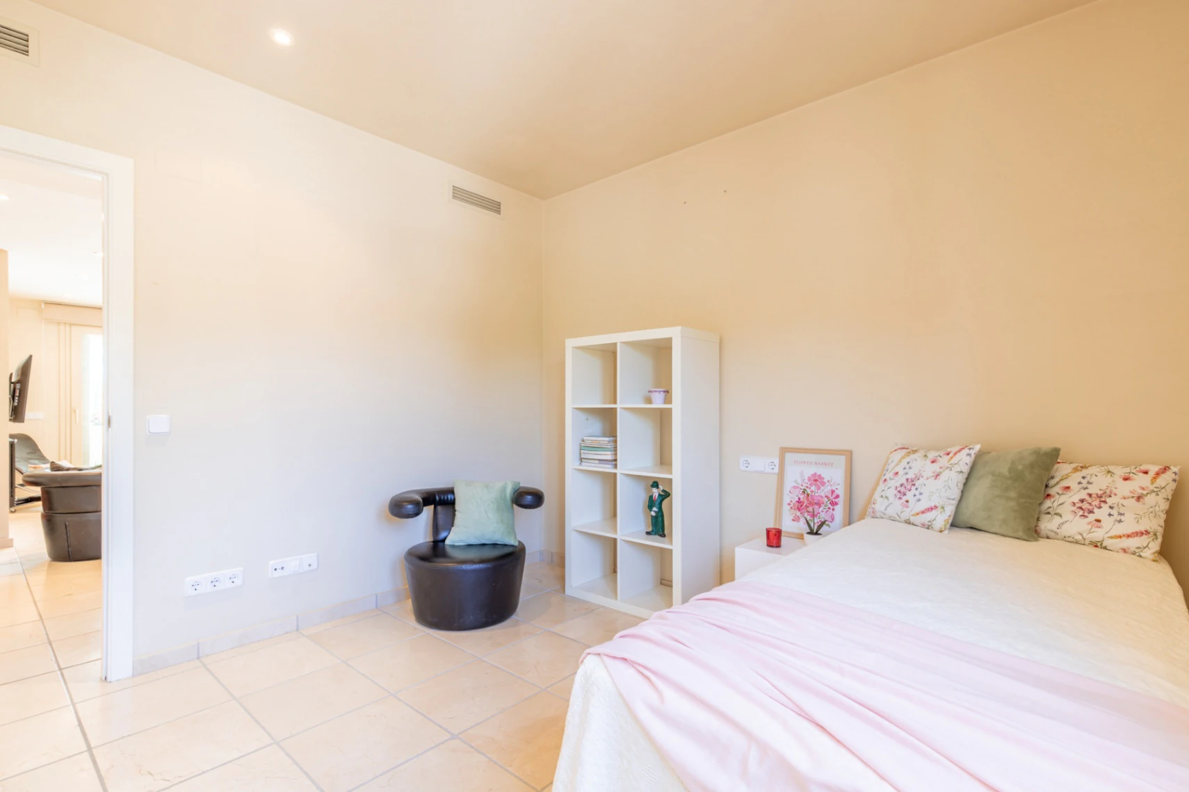 Luxuswohnung zu verkaufen im Zentrum von Moraira mit großem Pool und Südausrichtung.