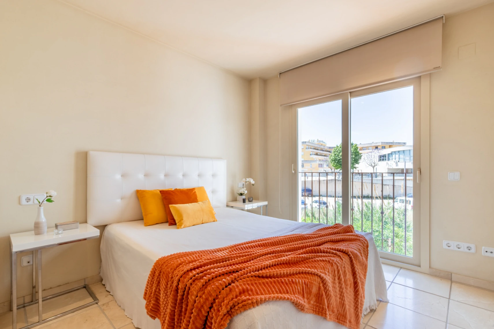 Luxuswohnung zu verkaufen im Zentrum von Moraira mit großem Pool und Südausrichtung.