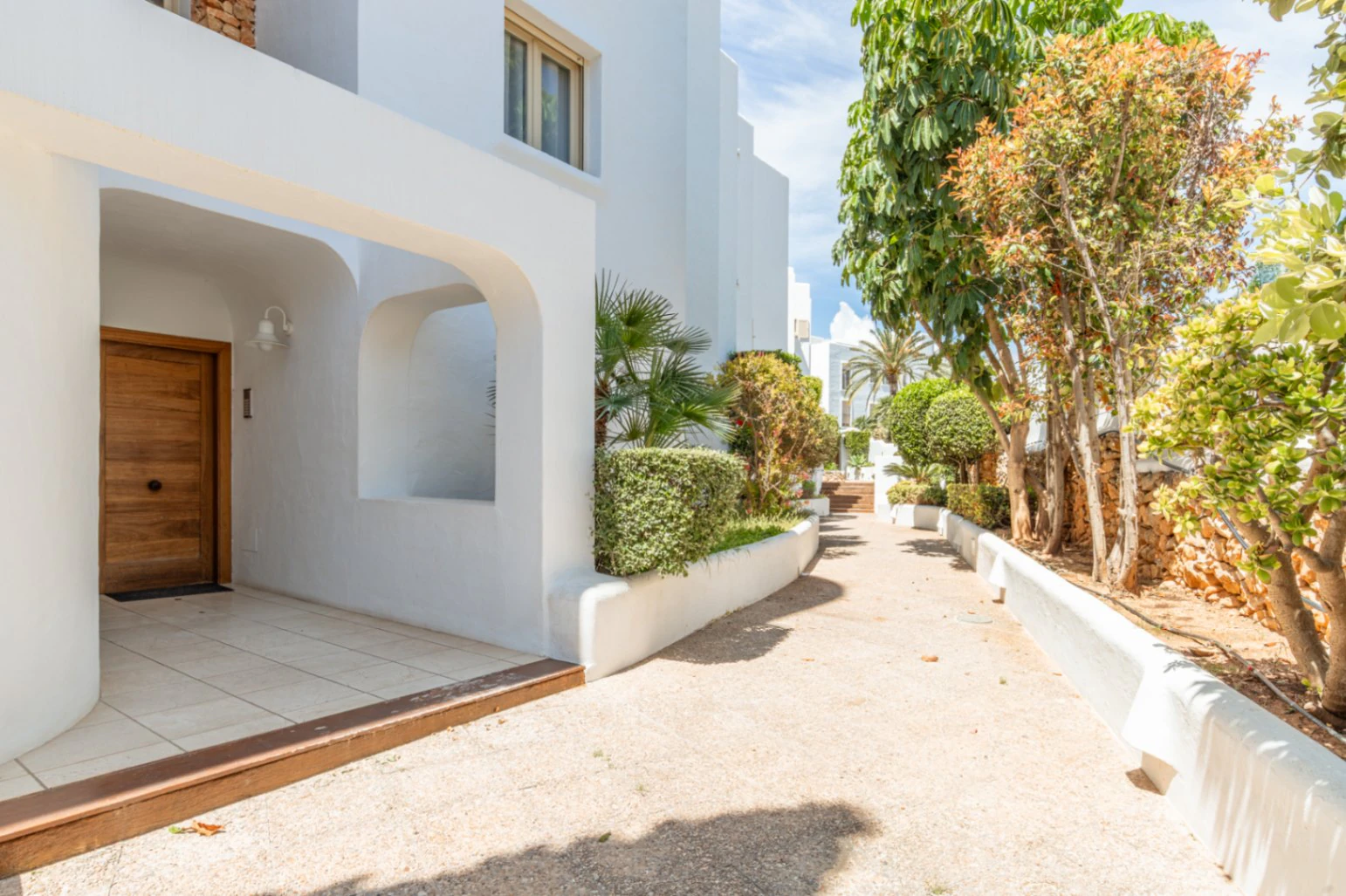 Luxuswohnung zu verkaufen im Zentrum von Moraira mit großem Pool und Südausrichtung.
