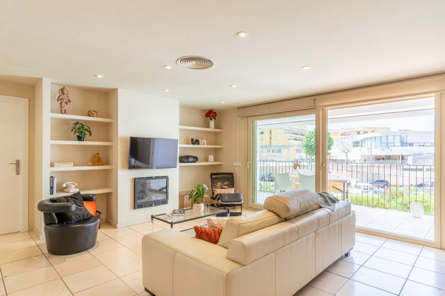 Luxuswohnung zu verkaufen im Zentrum von Moraira mit großem Pool und Südausrichtung.