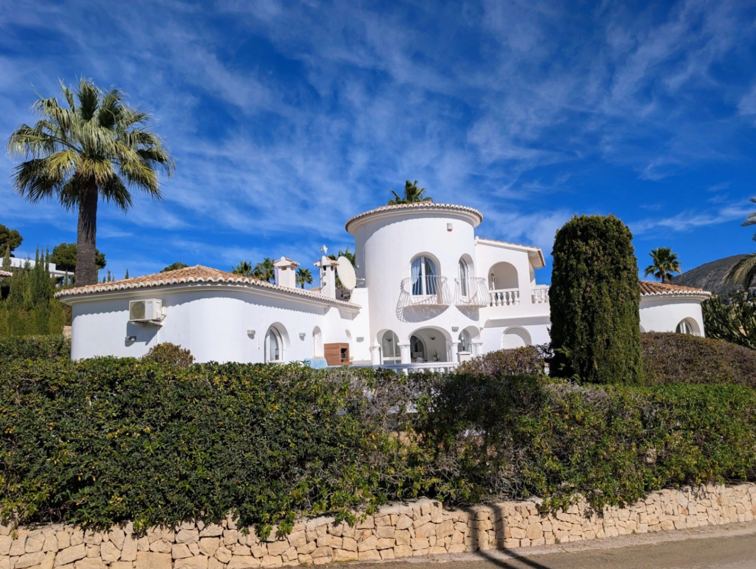 Schöne Villa mit Pool zu verkaufen in Moraira